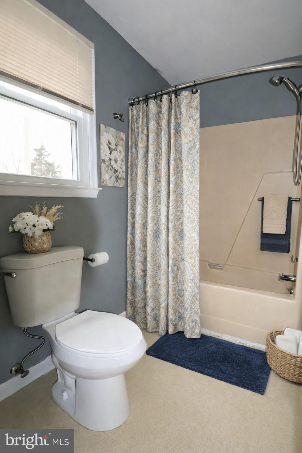 DUTCH NECK FARMS - Residential