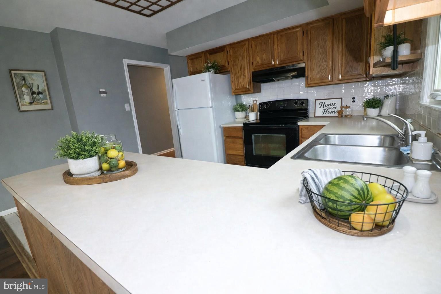 DUTCH NECK FARMS - Residential