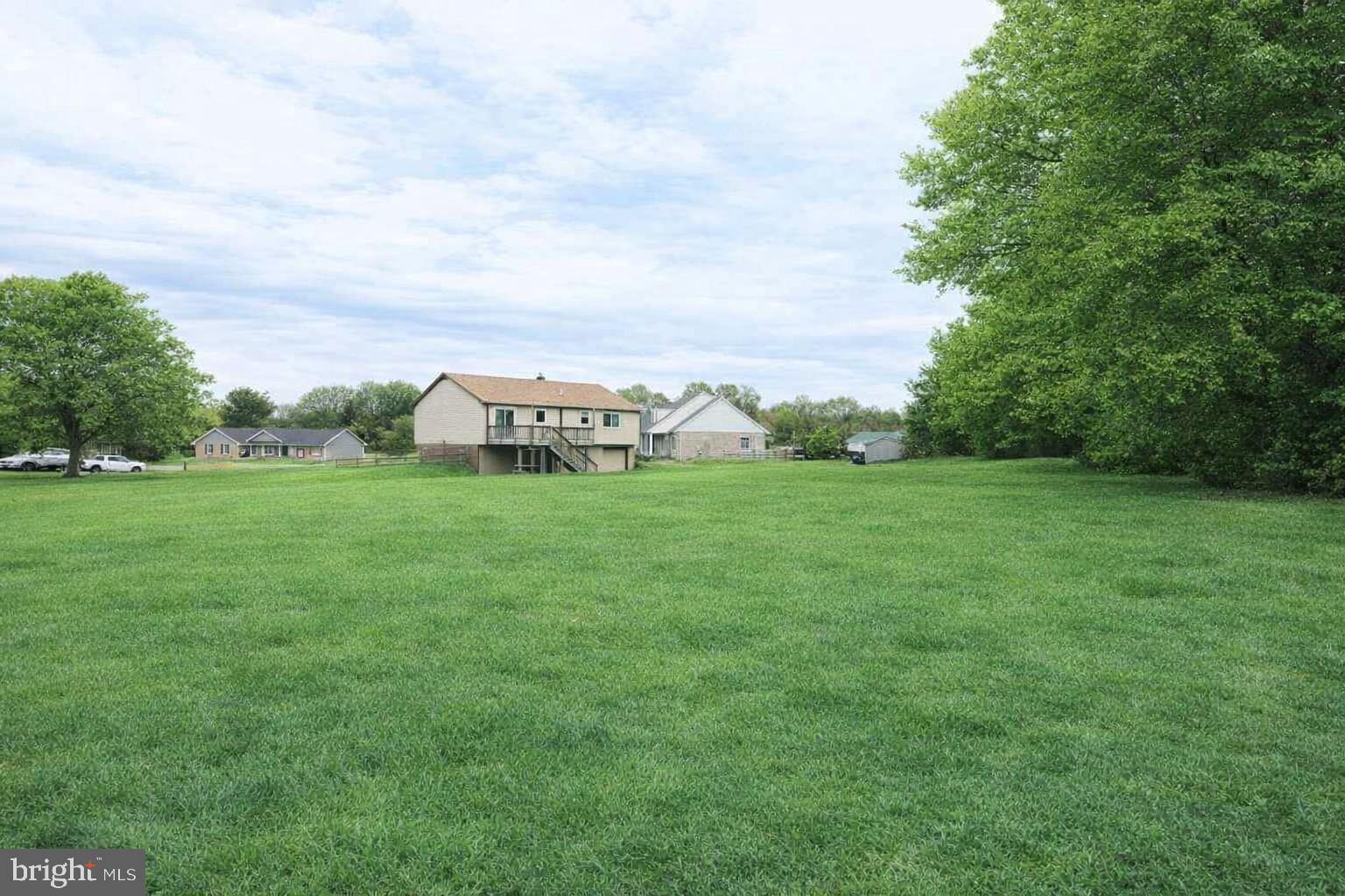 DUTCH NECK FARMS - Residential