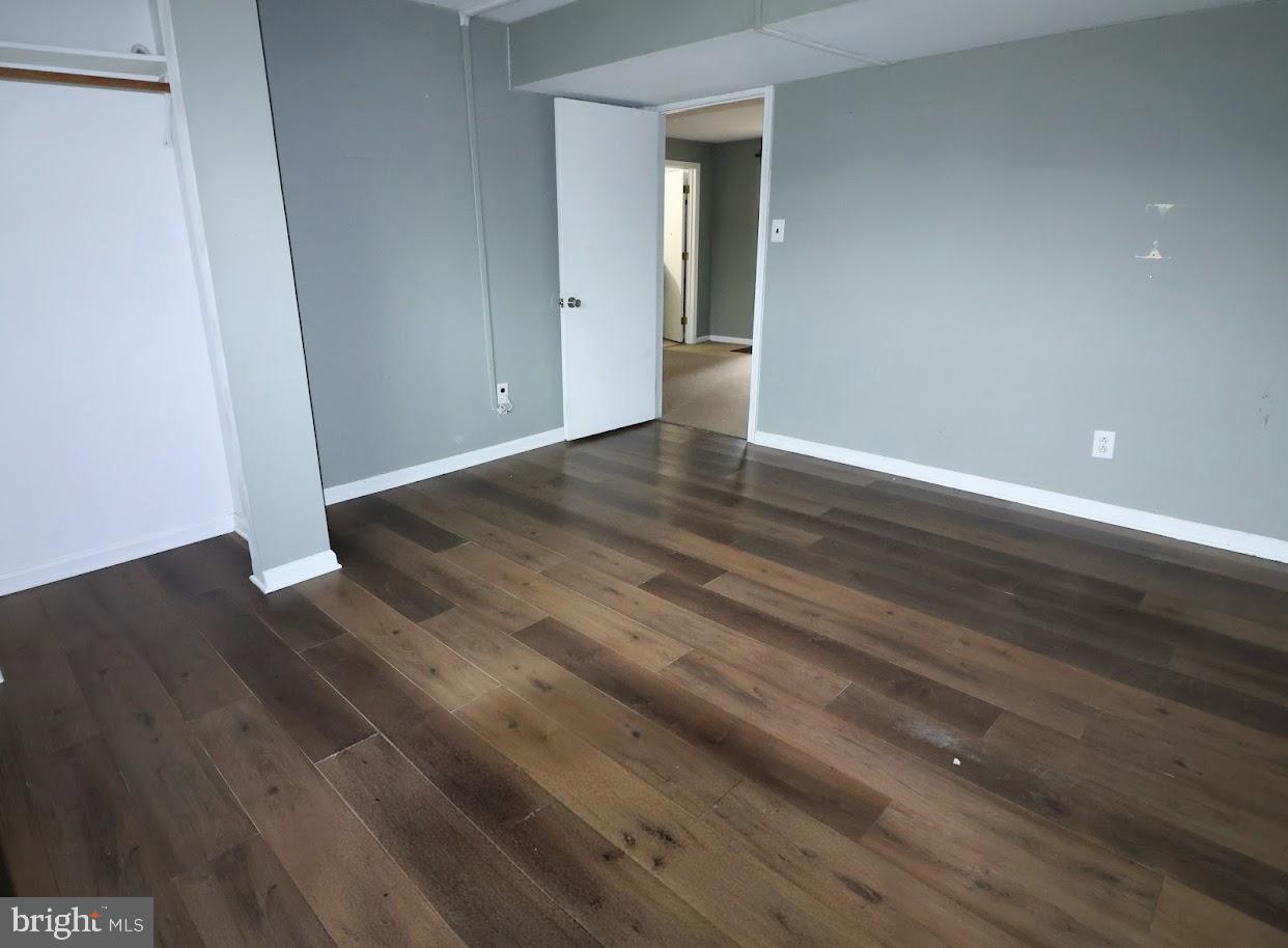 DUTCH NECK FARMS - Residential