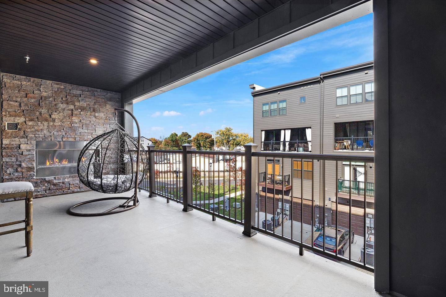 PADDOCK POINTE - Residential Lease