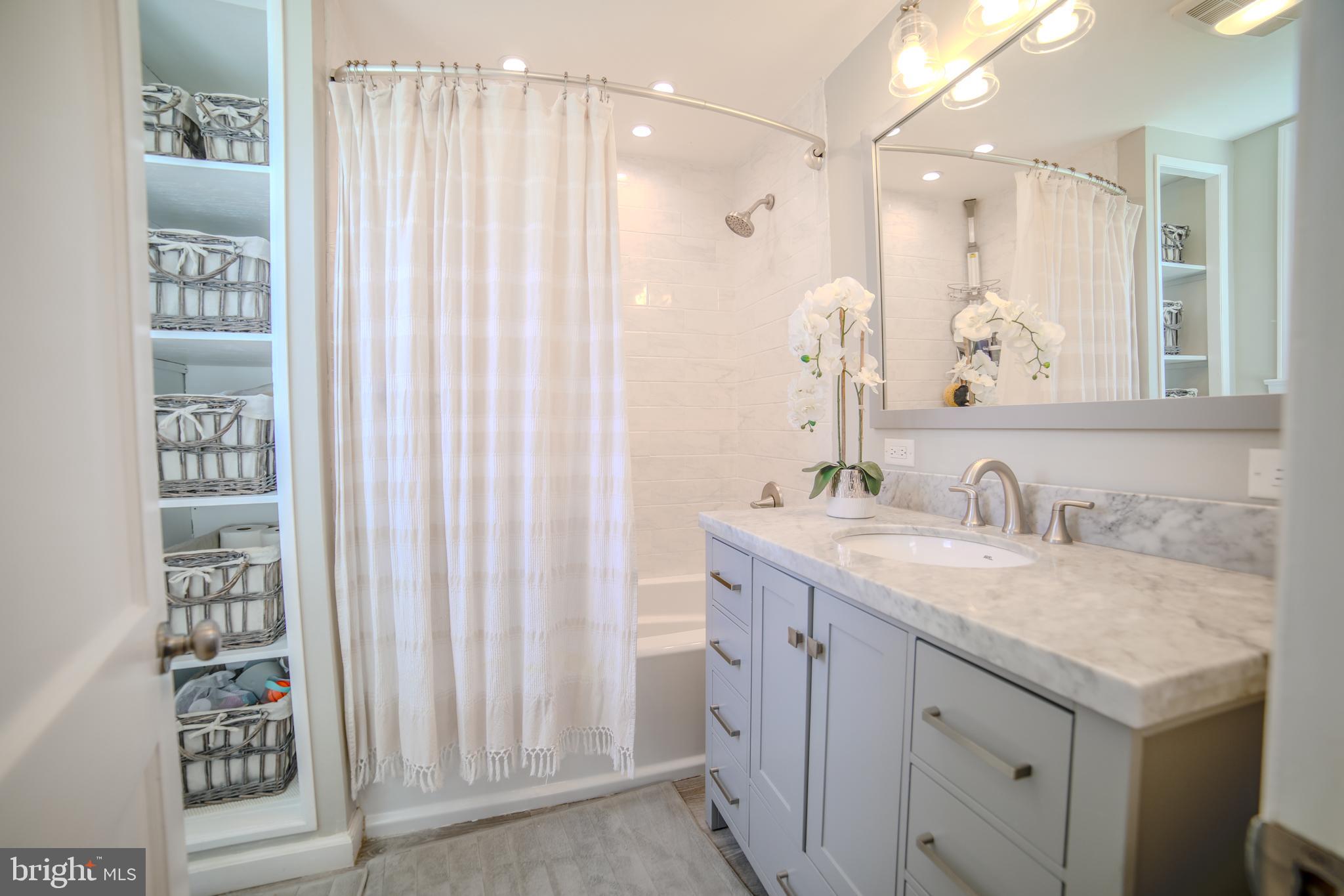 PADDOCK FARMS - Residential