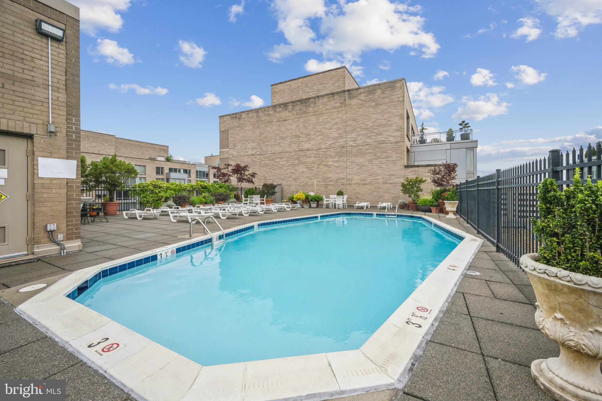 WEST END - Residential Lease