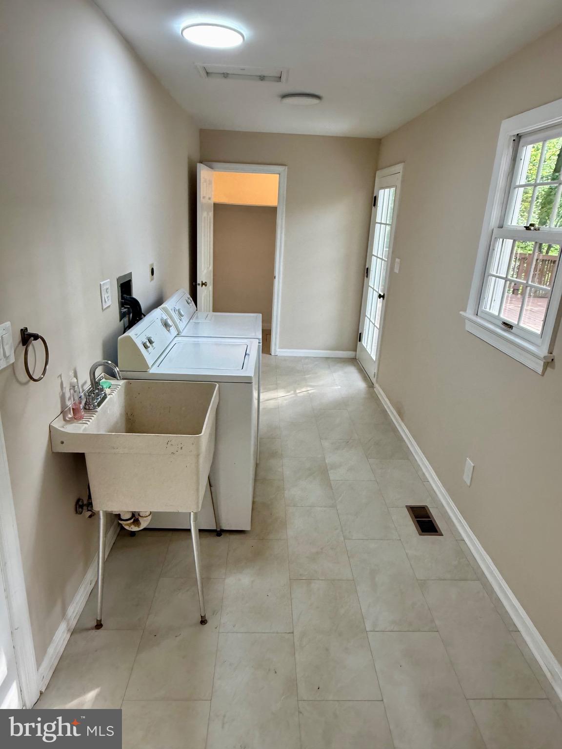 FERRY LANDING VILLA - Residential