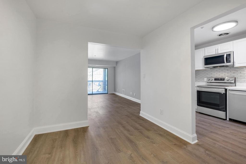 listing image 0