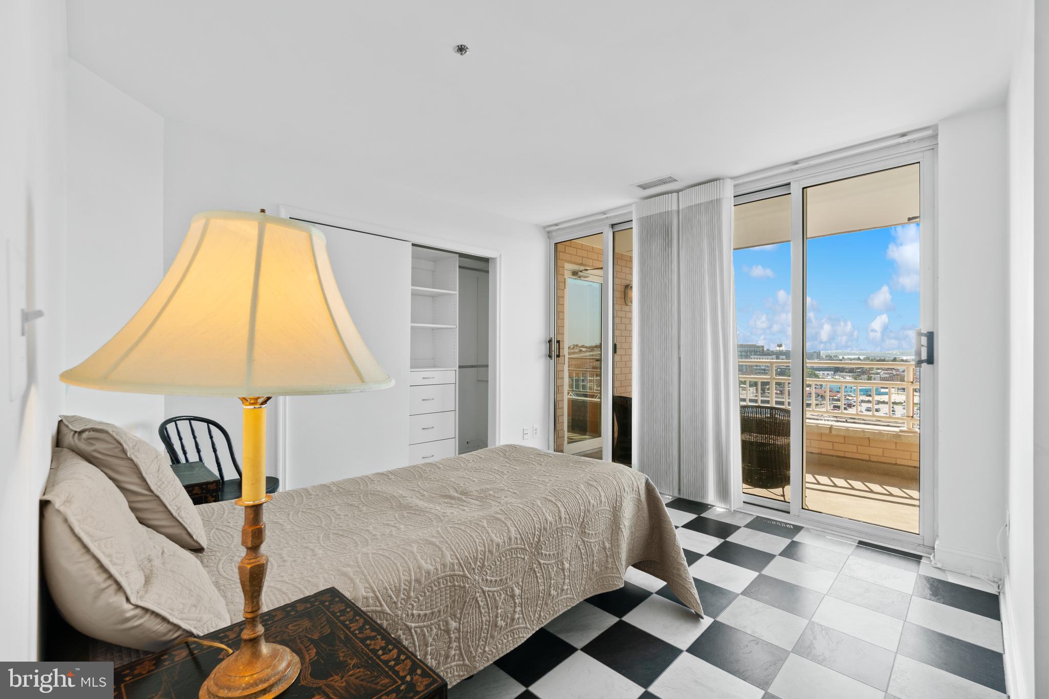 HARBORVIEW - Residential Lease