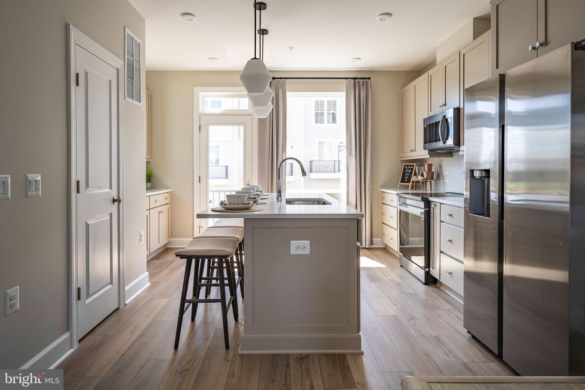 13801 CHRISSWIND AVENUE