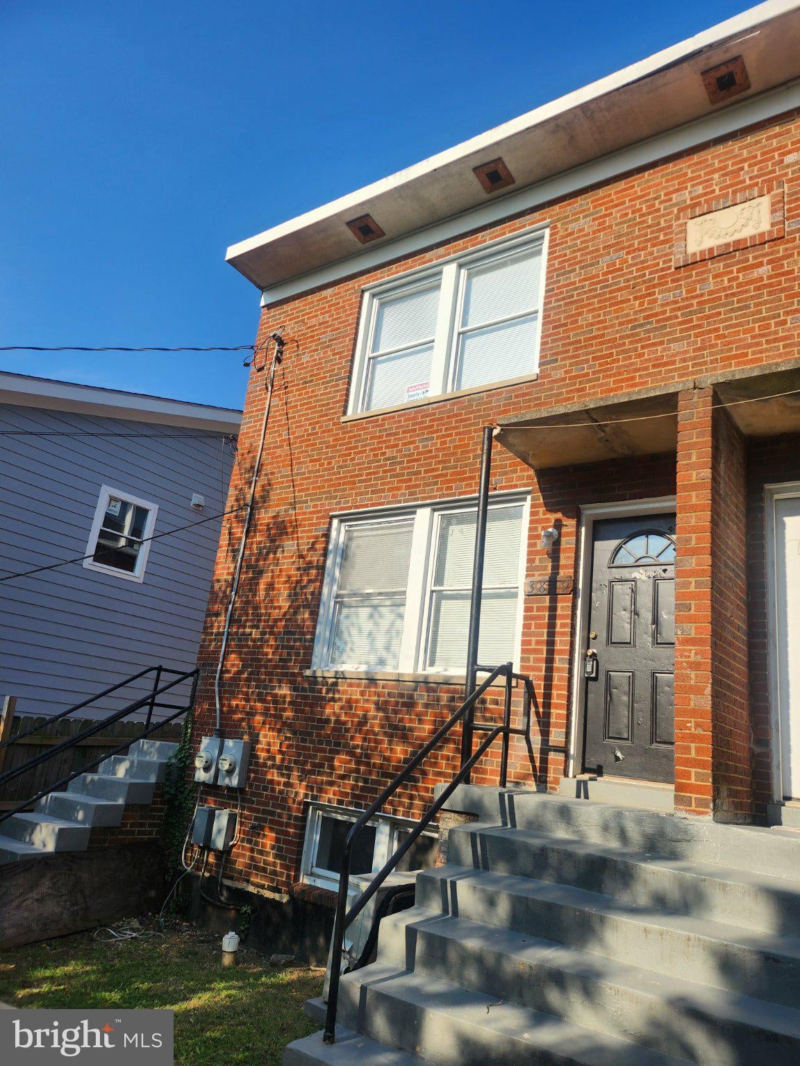 3837 1ST STREET SE