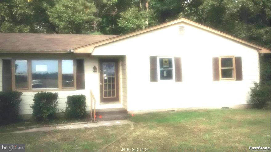 Investors delight, quiet street 3 bedroom,1 full baths, off street parking and patio. This property is in need of repair and updates. Perfect starter home with long term investment opportunity. Contact your agent and schedule an appointment to view this property.