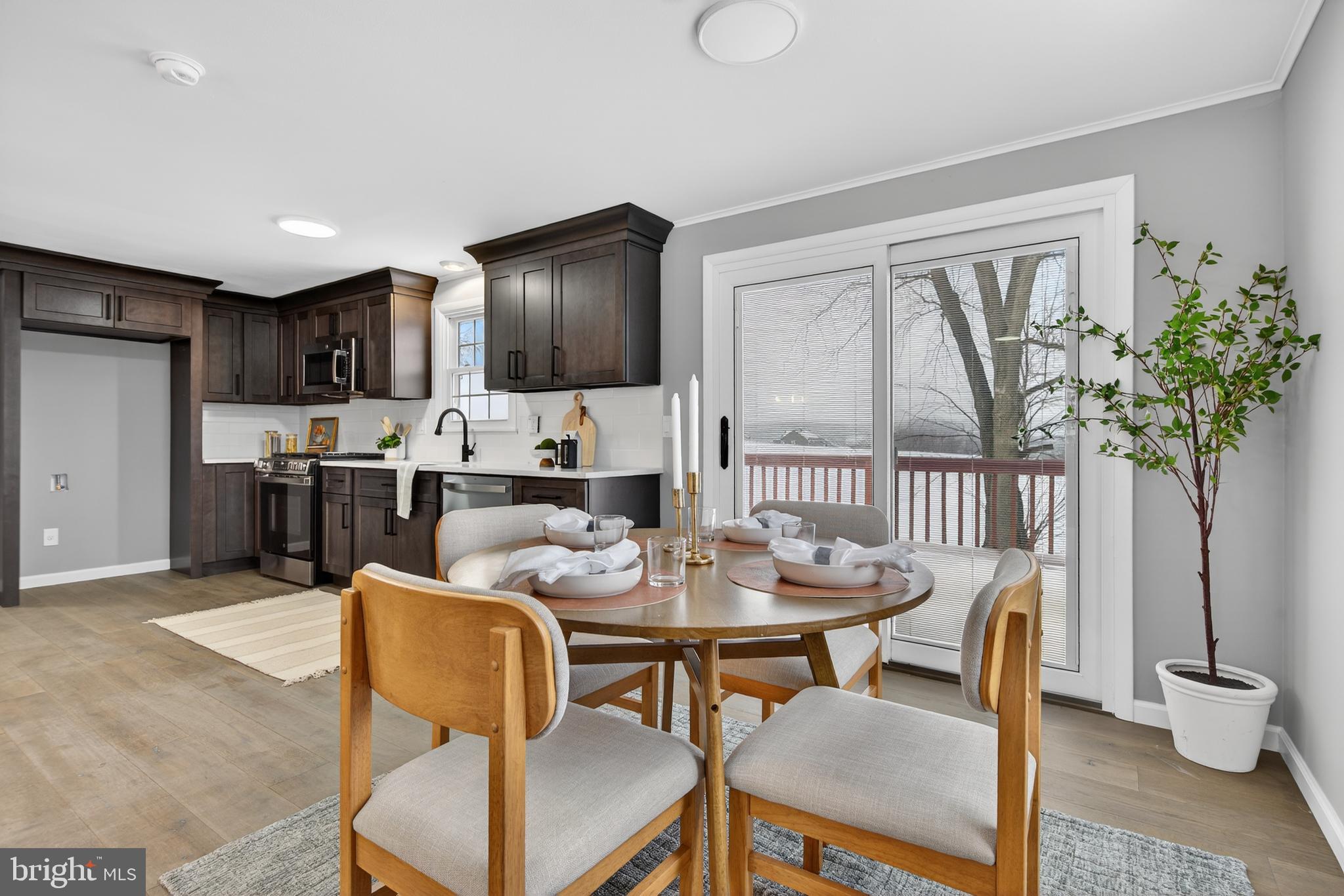 WINDSOR MANOR - Residential