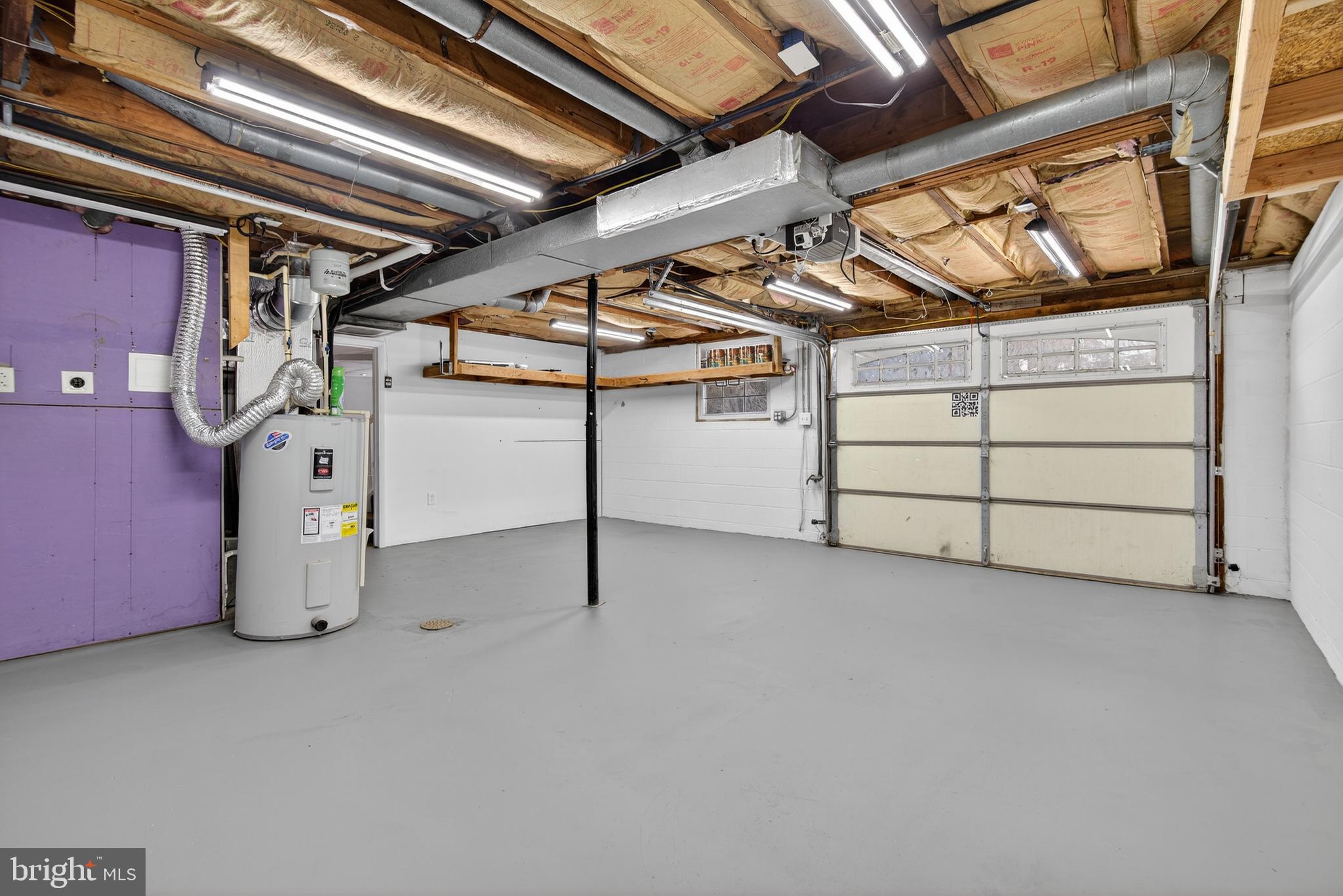 WINDSOR MANOR - Residential