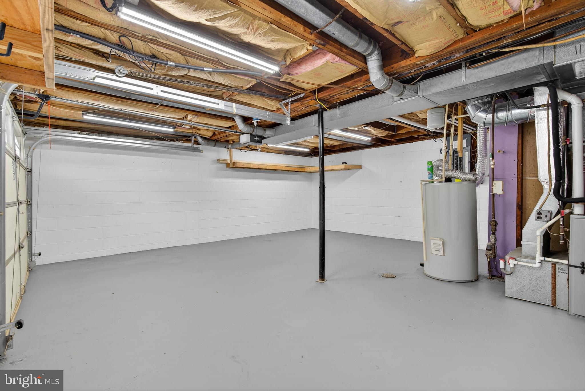 WINDSOR MANOR - Residential