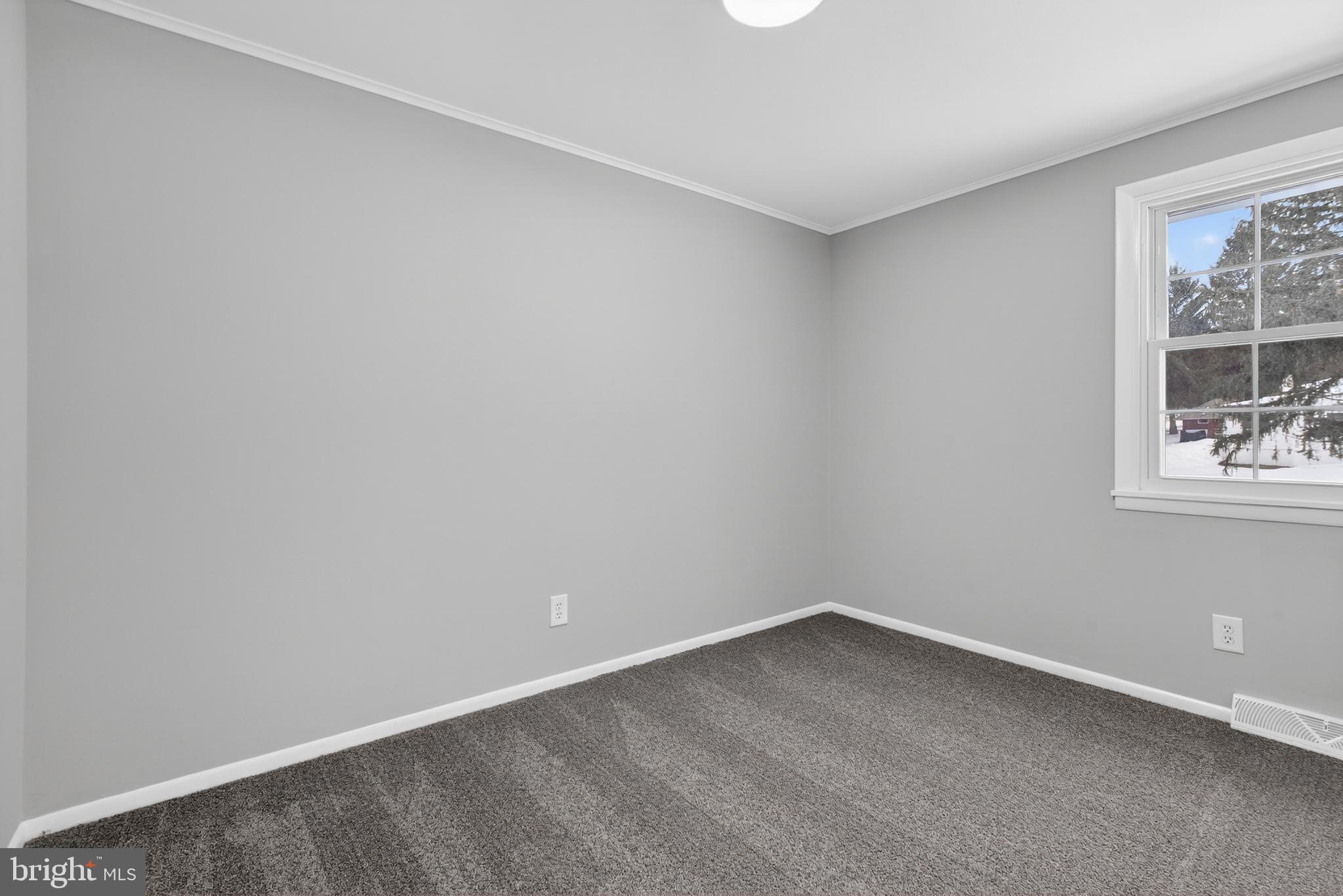 WINDSOR MANOR - Residential