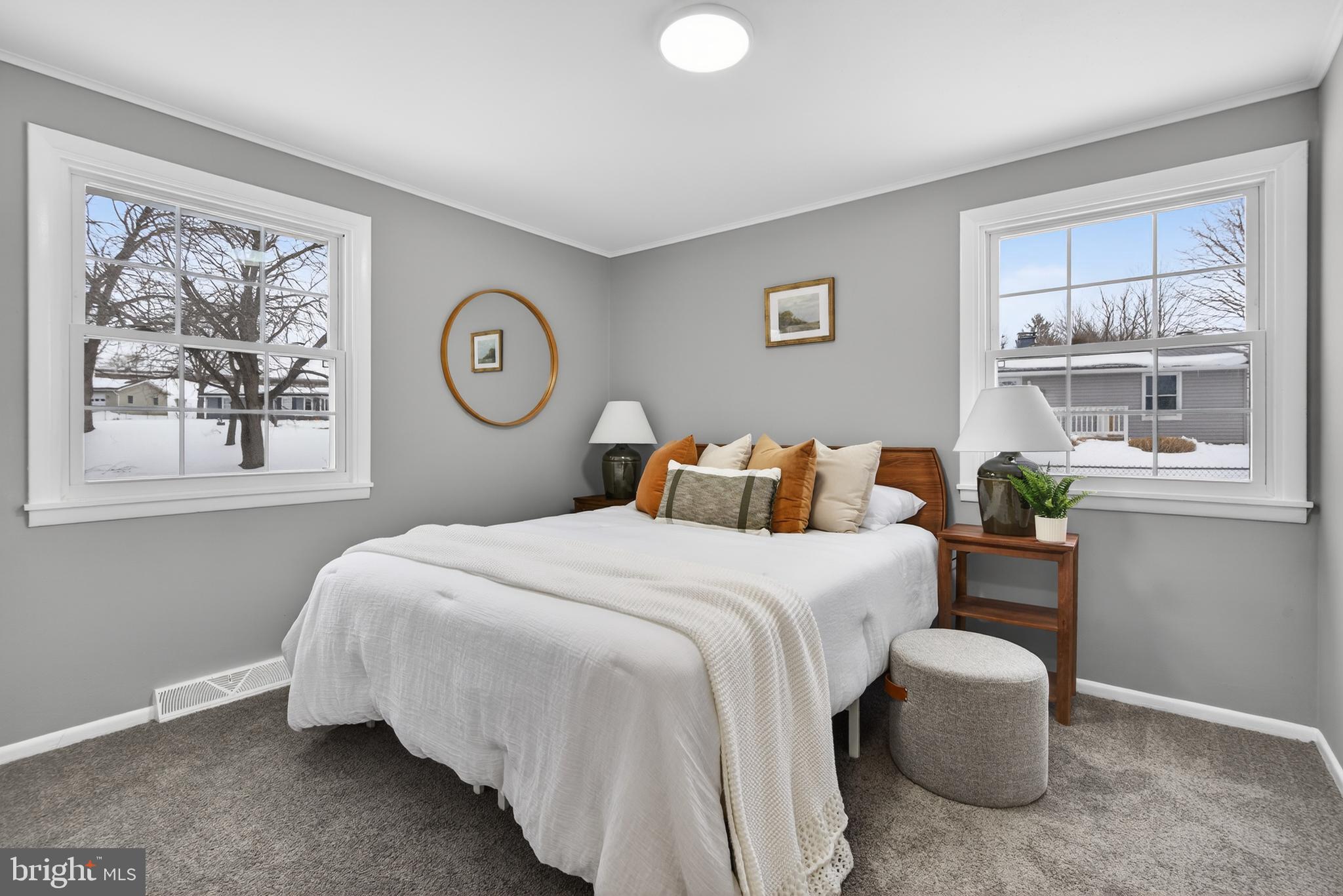 WINDSOR MANOR - Residential