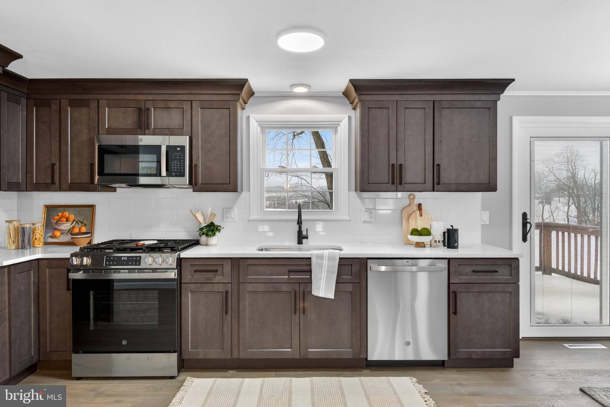 WINDSOR MANOR - Residential