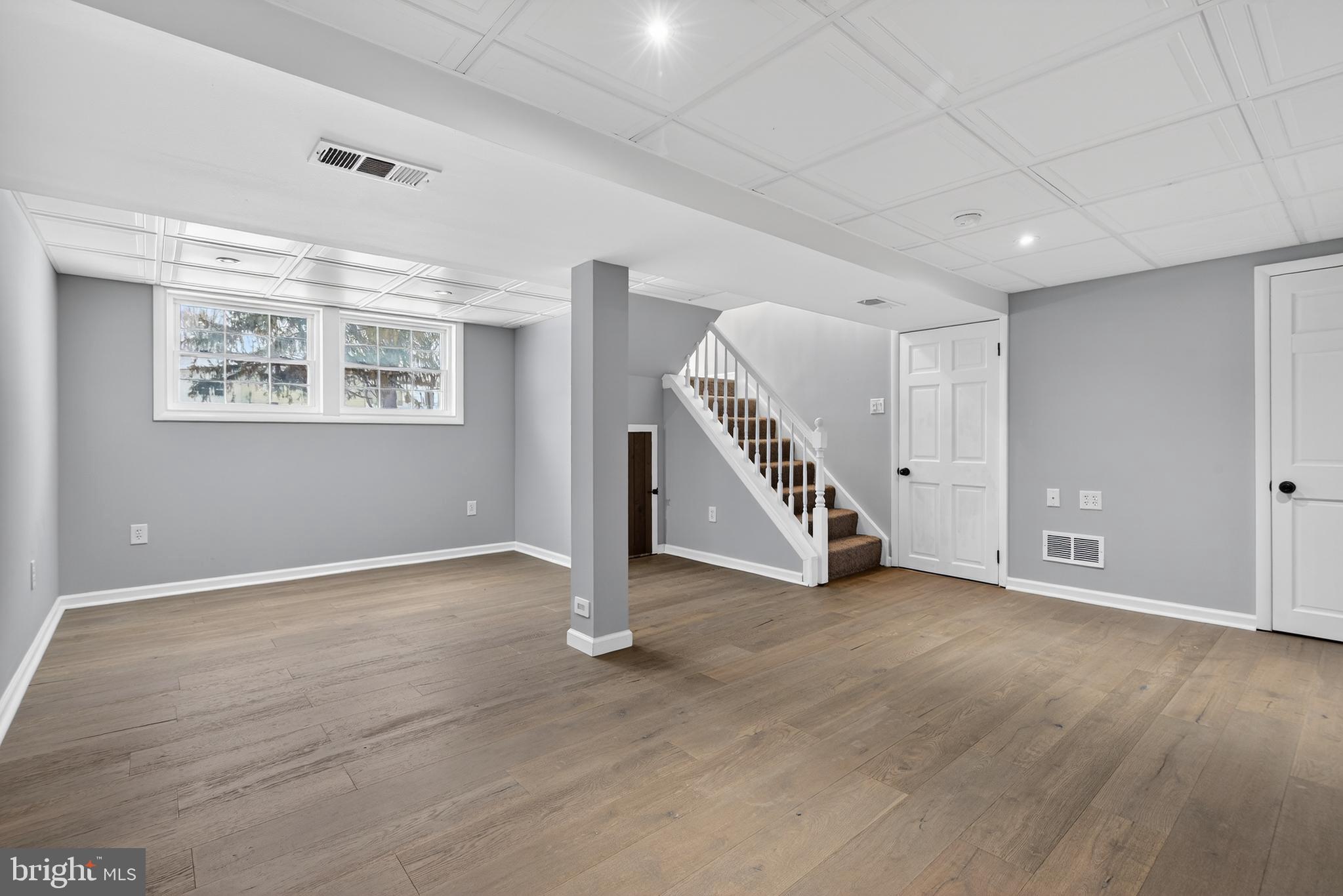 WINDSOR MANOR - Residential