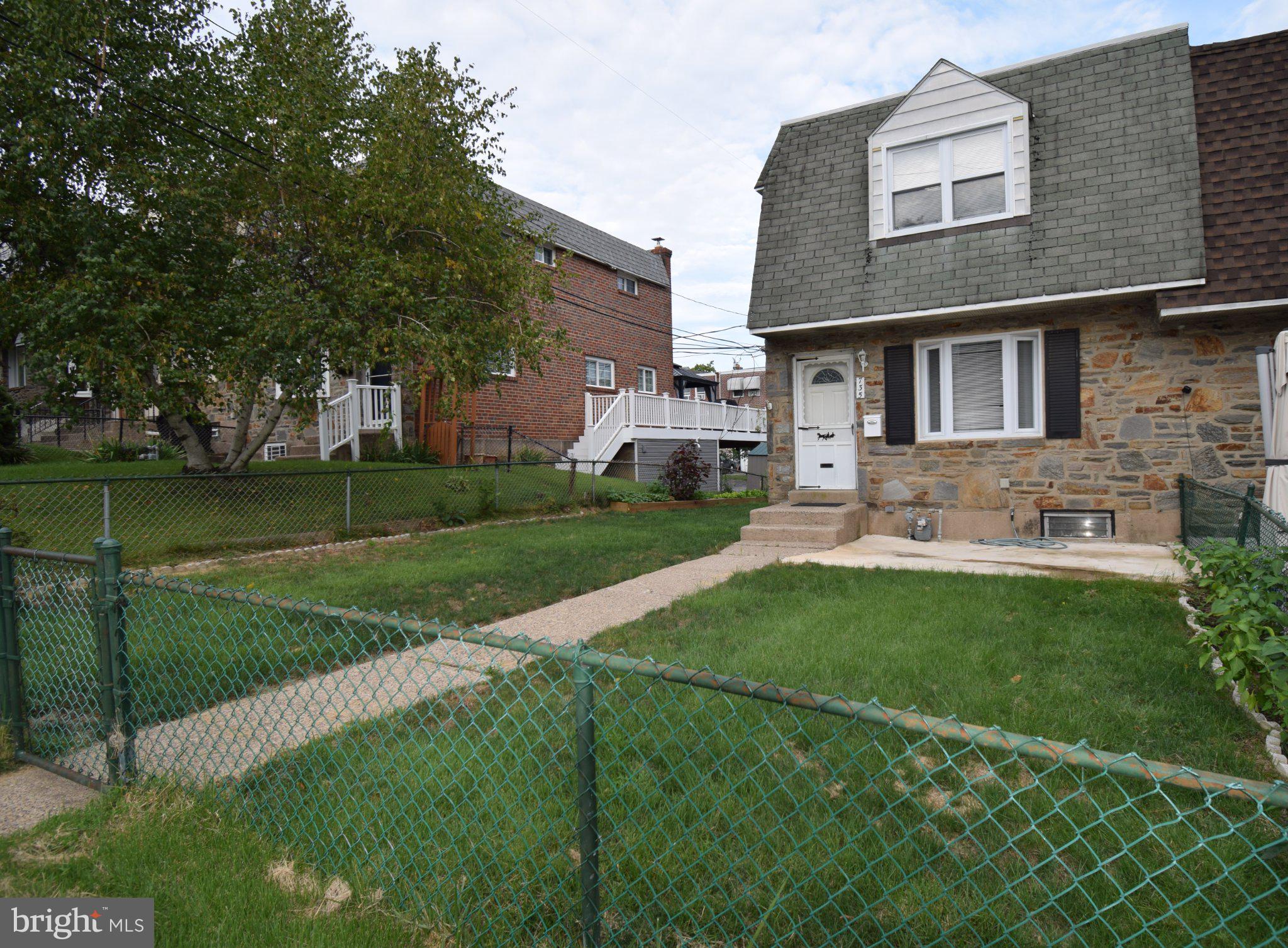 735 WINDSOR CIRCLE