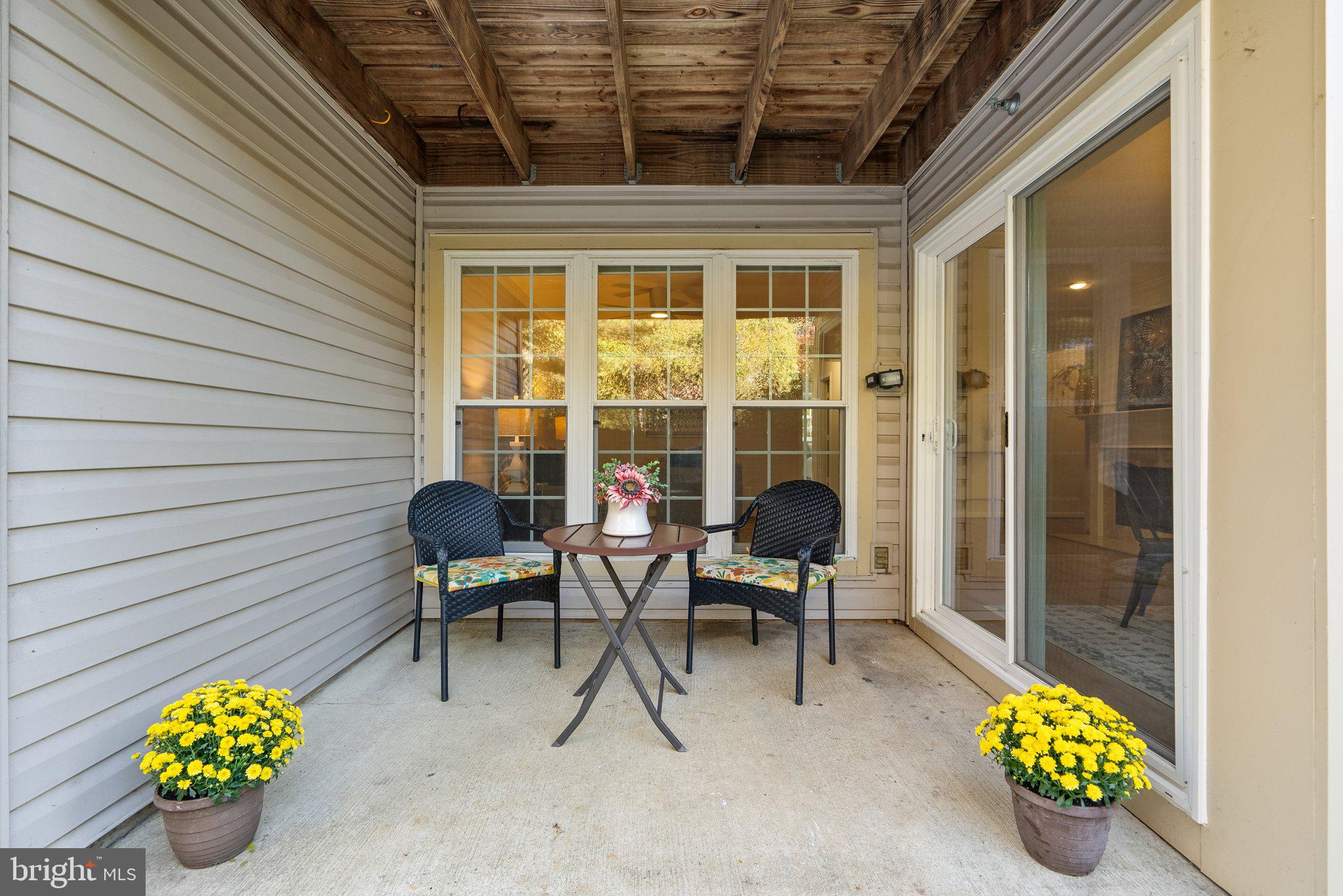 LEE LANDING COND - Residential