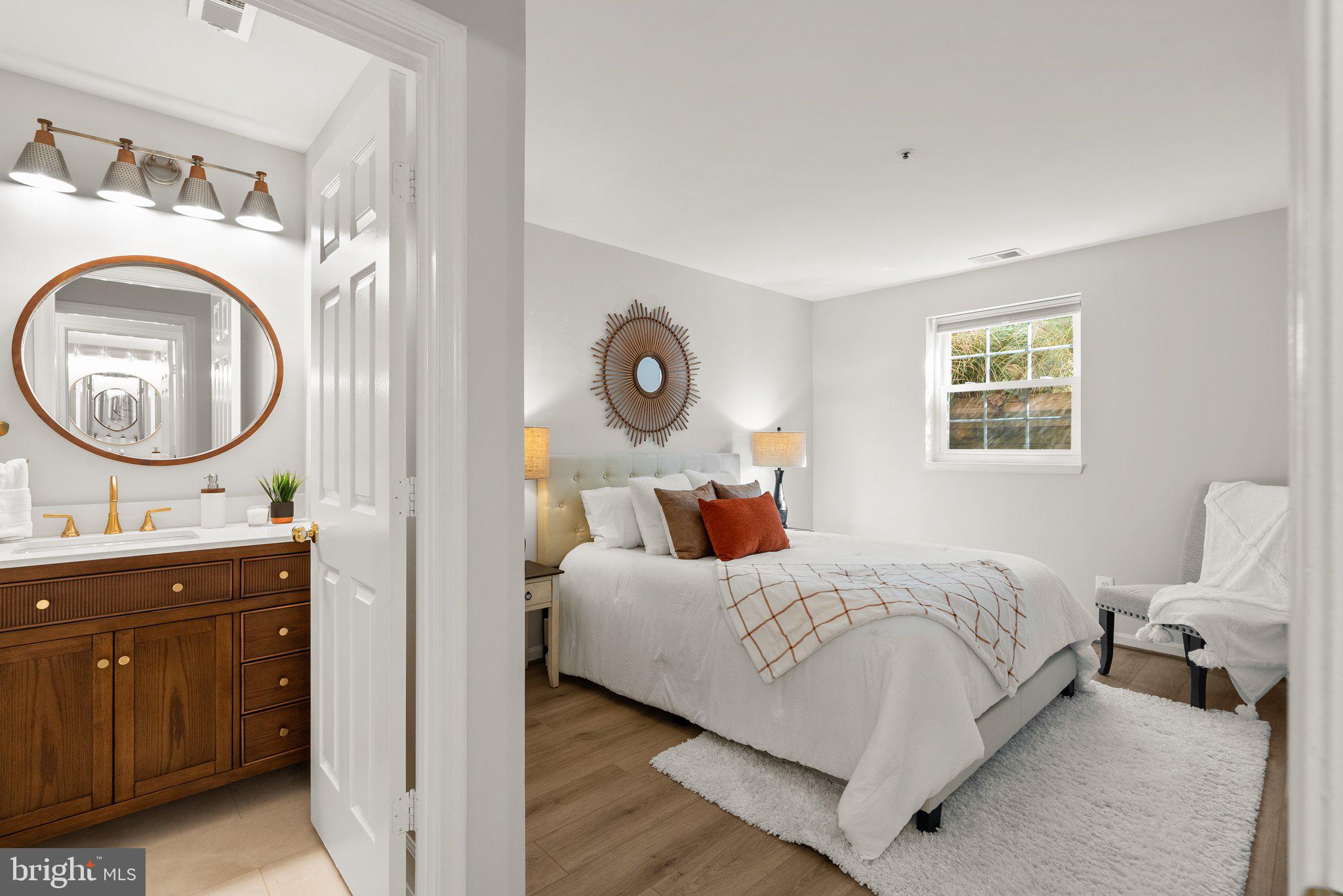 LEE LANDING COND - Residential