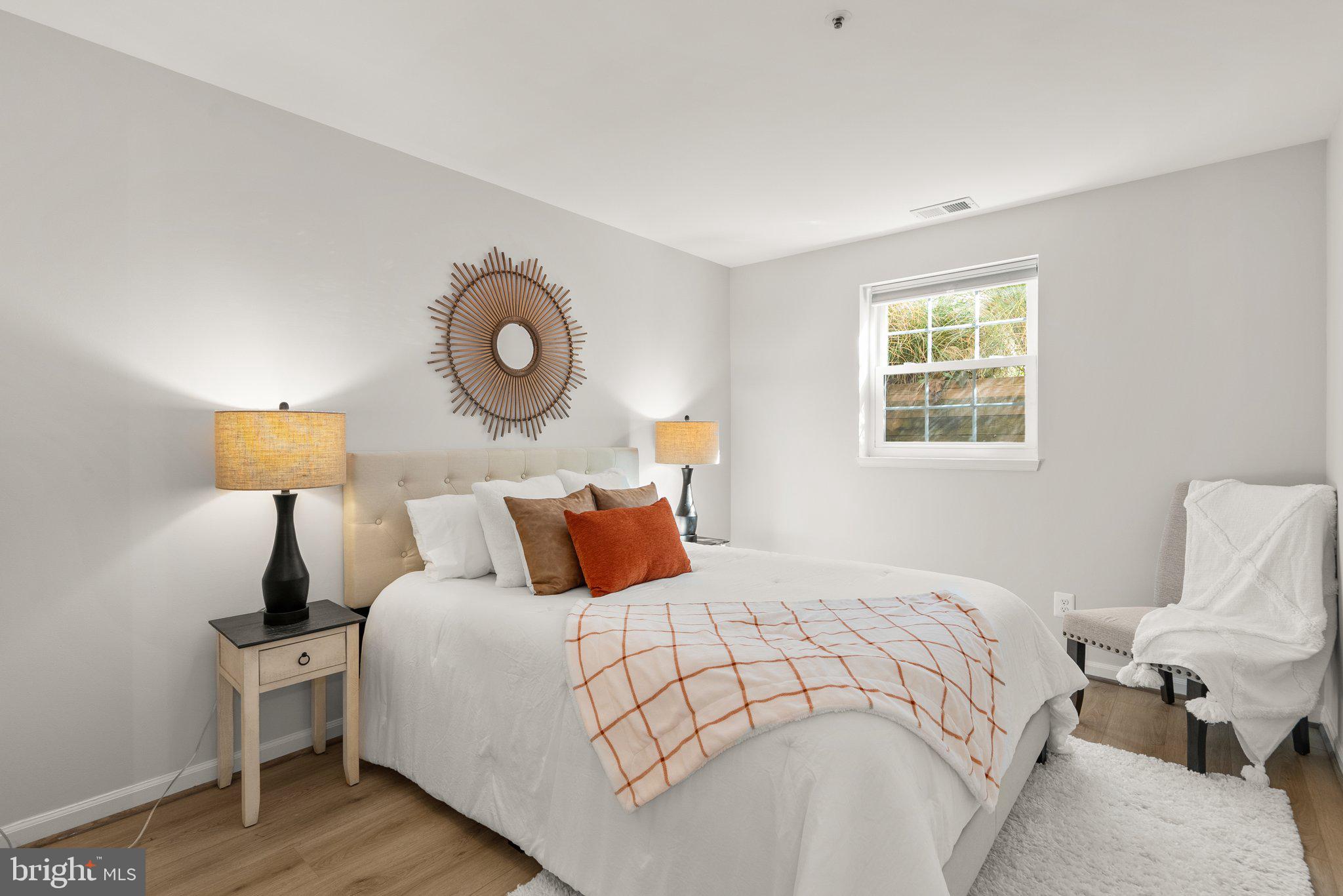 LEE LANDING COND - Residential