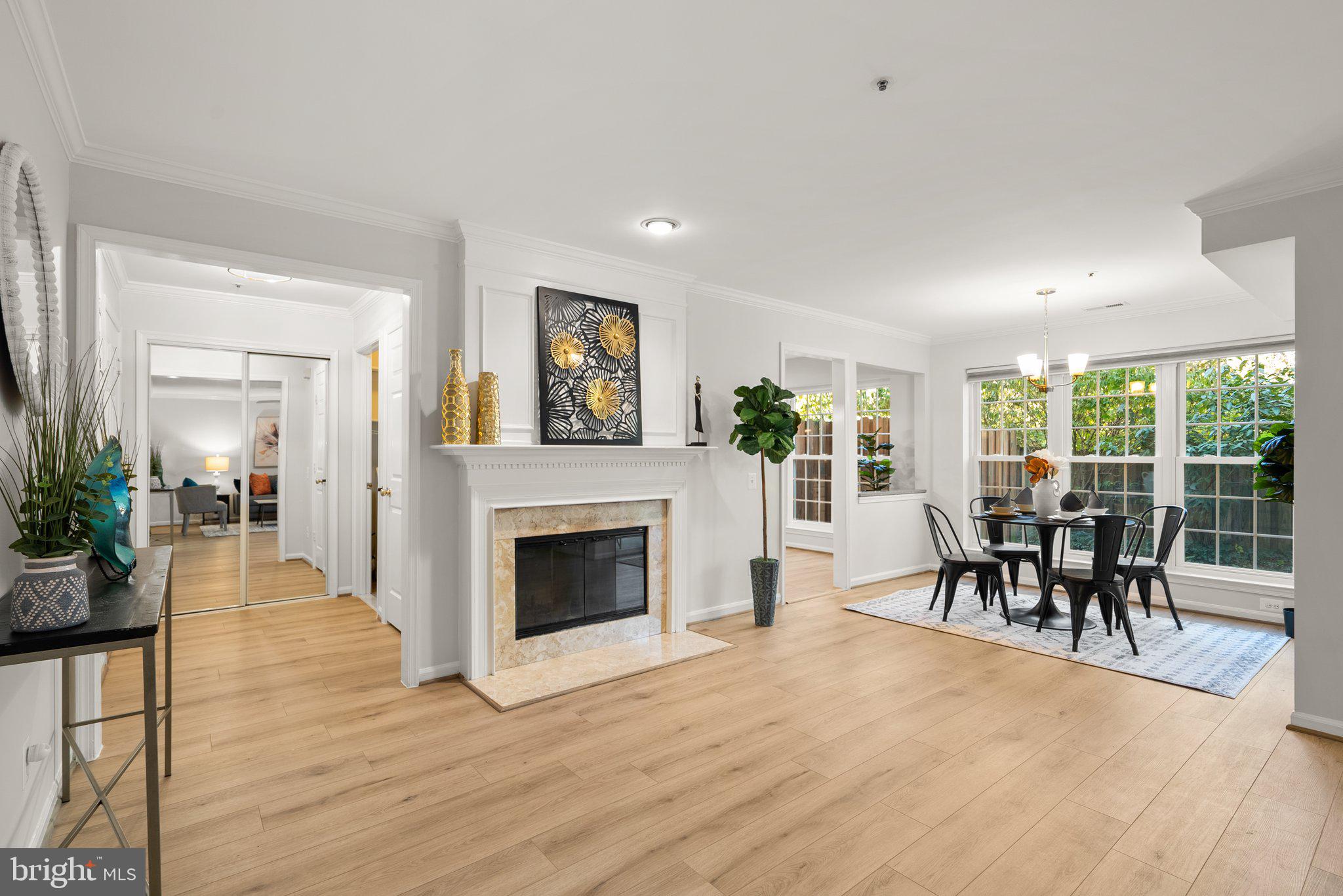 LEE LANDING COND - Residential