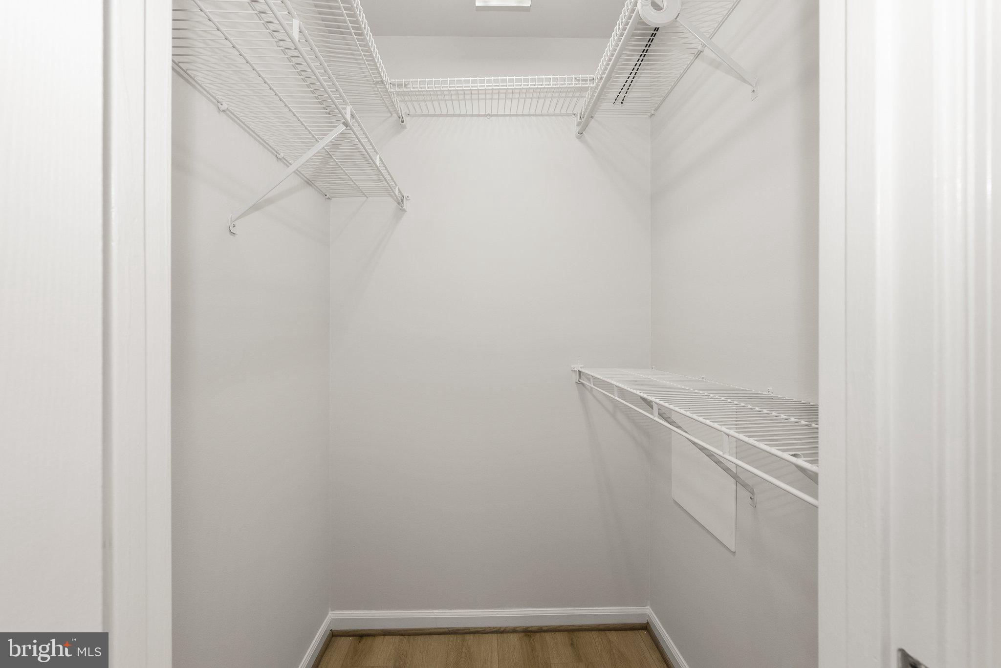 LEE LANDING COND - Residential