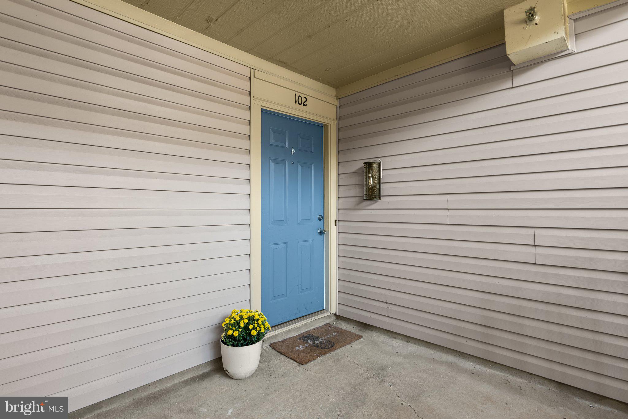 LEE LANDING COND - Residential