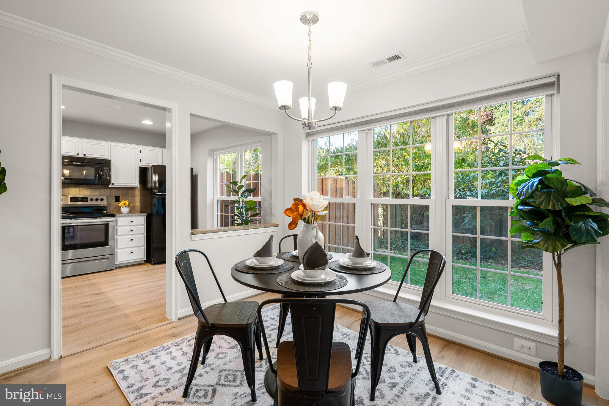 LEE LANDING COND - Residential