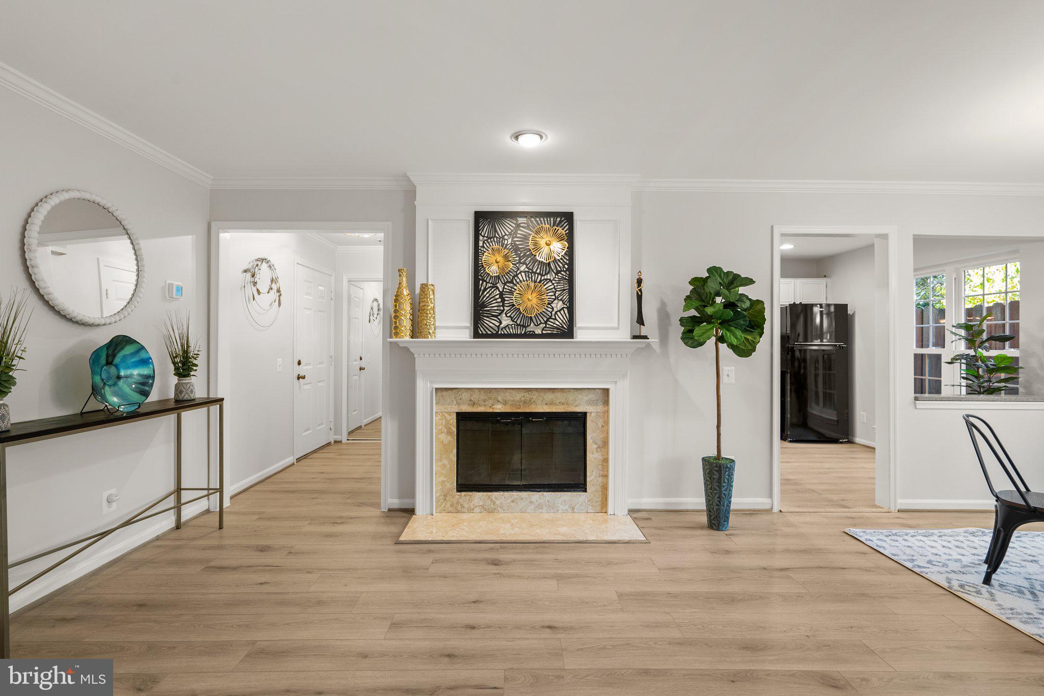 LEE LANDING COND - Residential