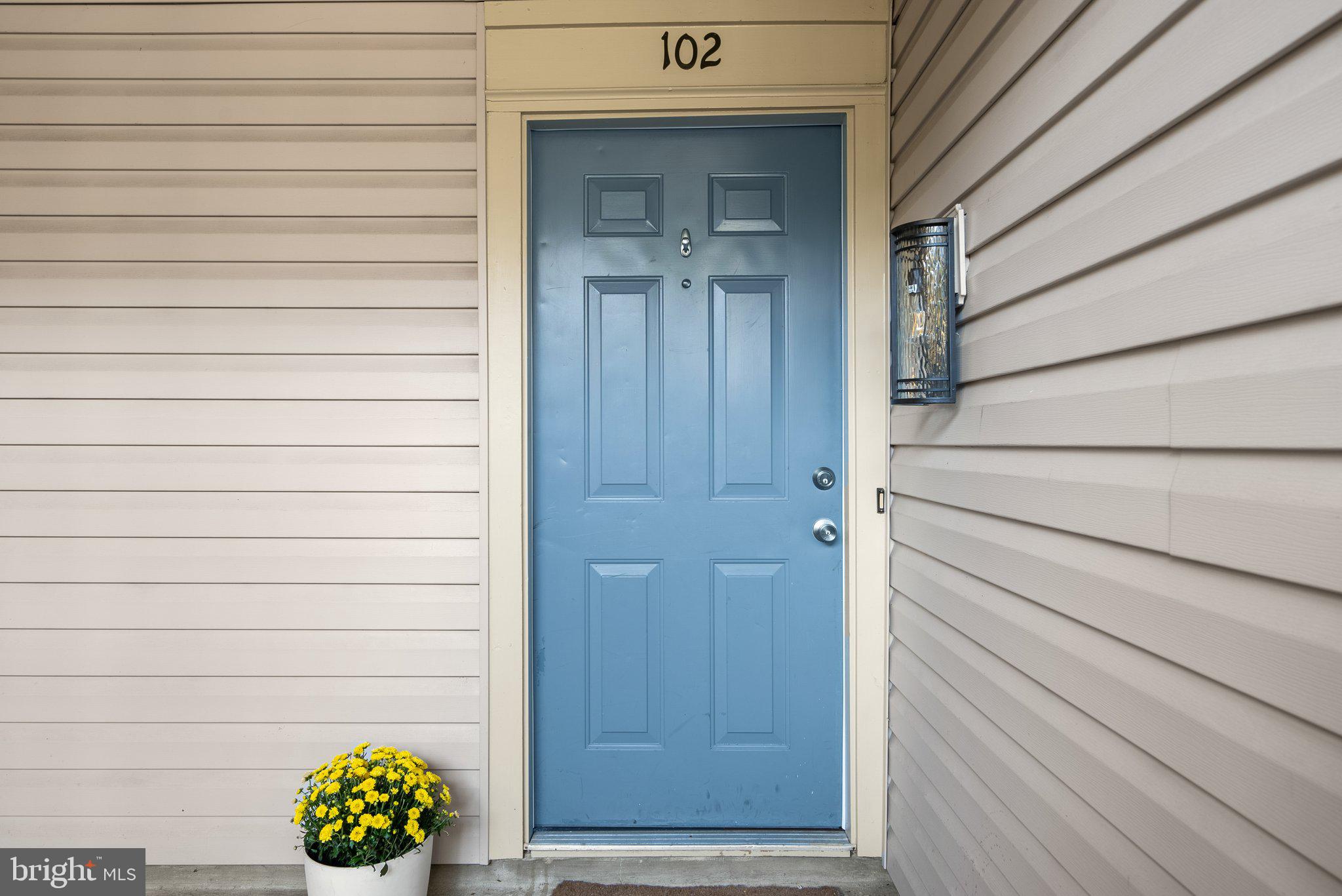 LEE LANDING COND - Residential