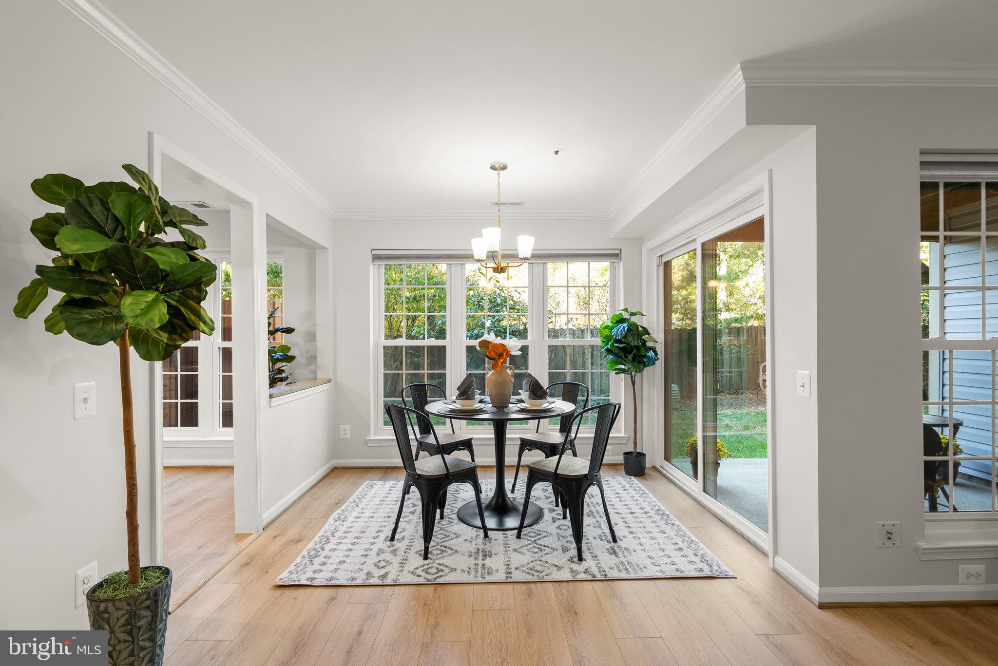 LEE LANDING COND - Residential