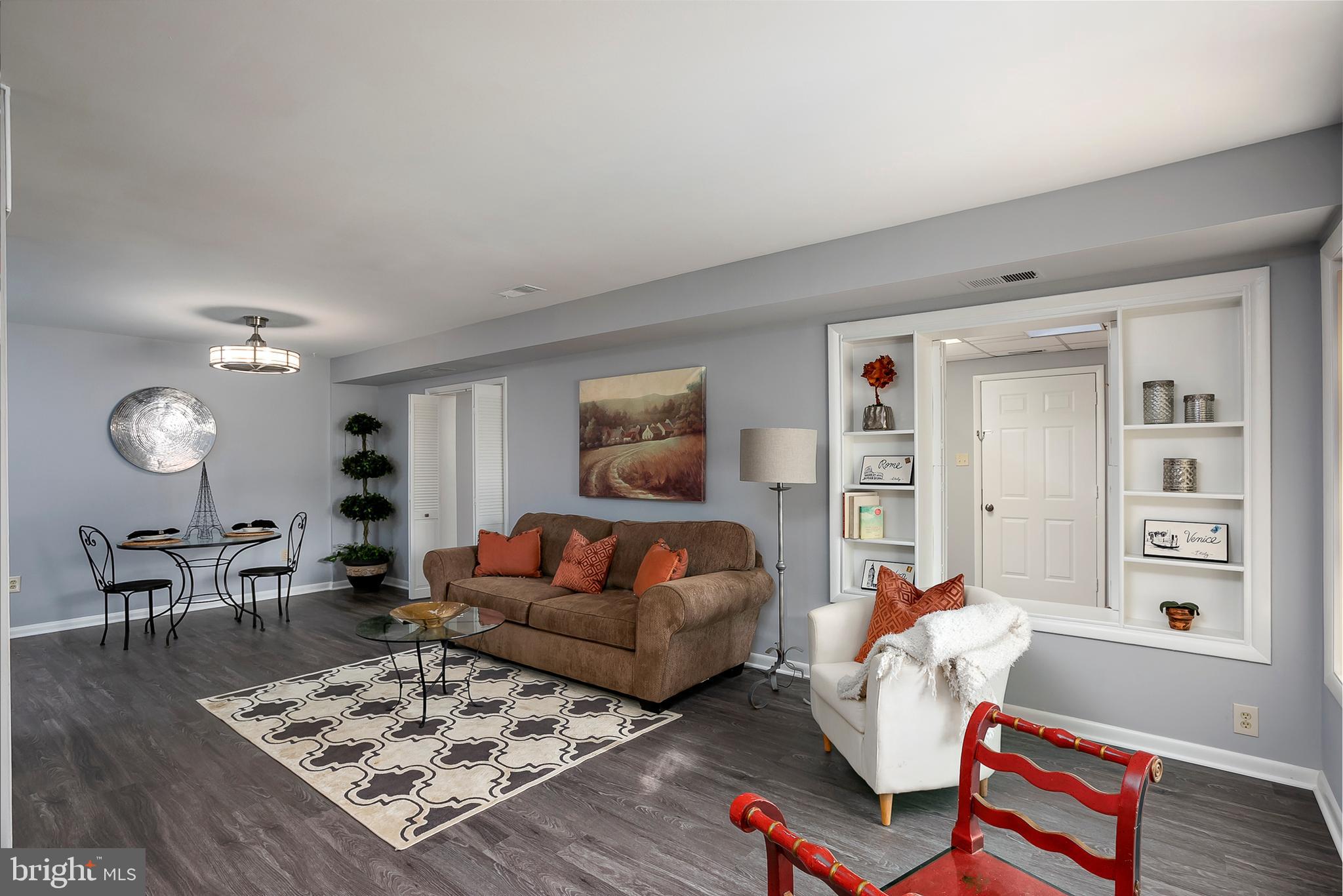 VILLAGE OF OAKLAND MILLS - Residential