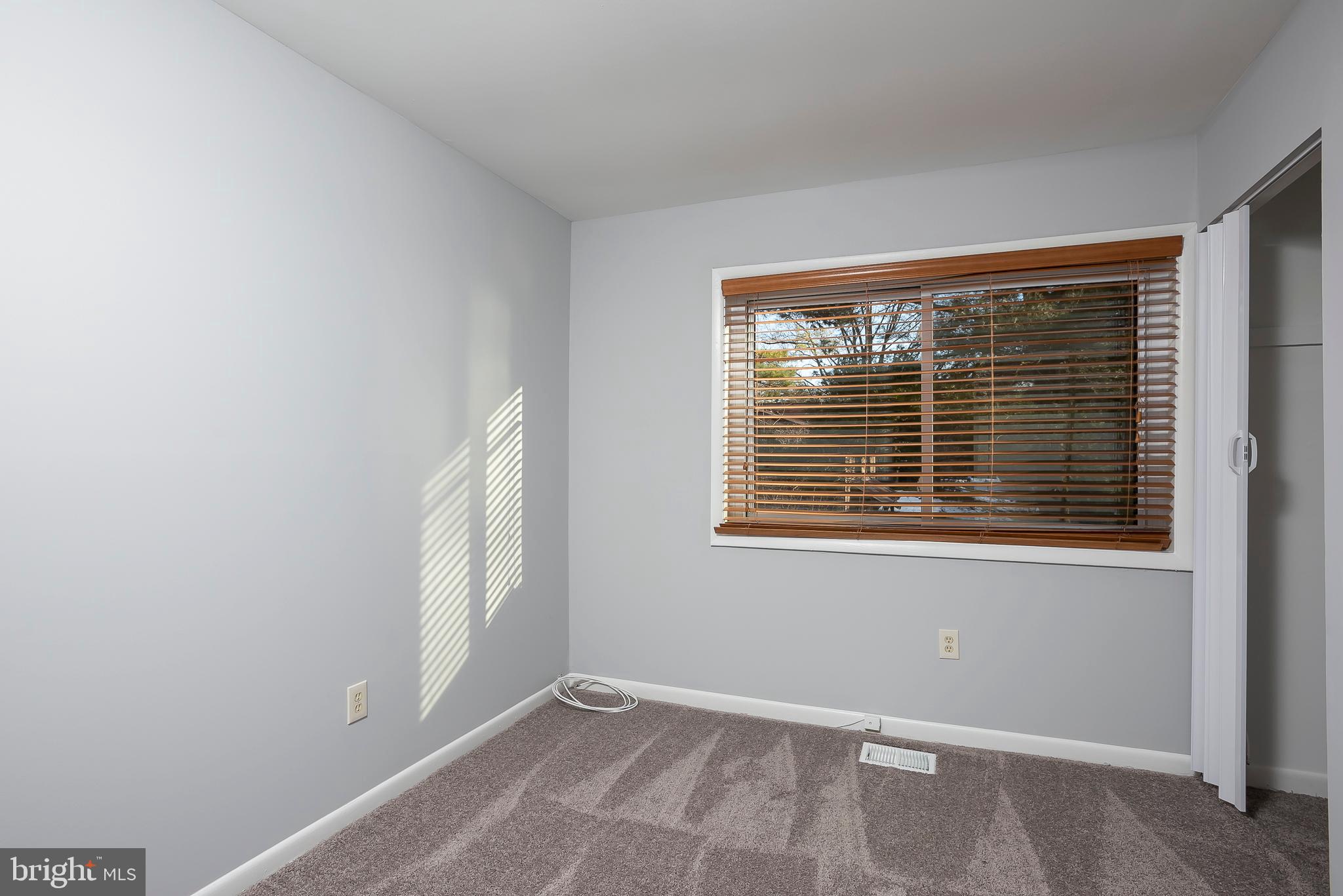 VILLAGE OF OAKLAND MILLS - Residential