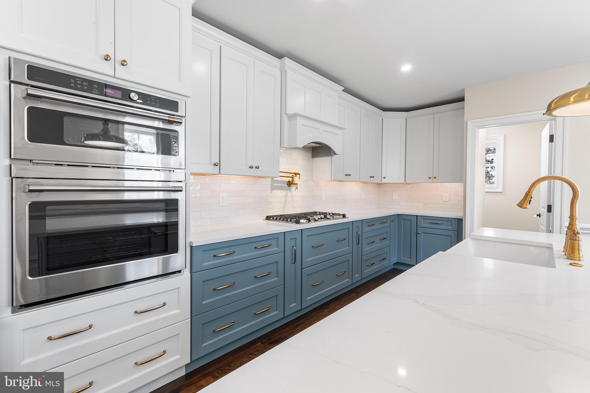 CURRAN TERRACE - Residential