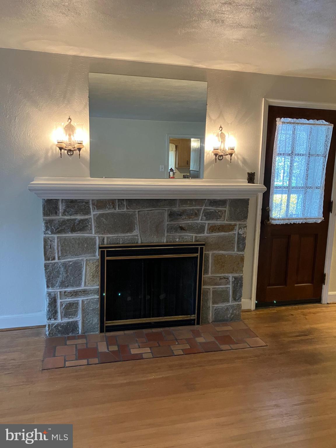 HOLLYWOOD HEIGHTS - Residential