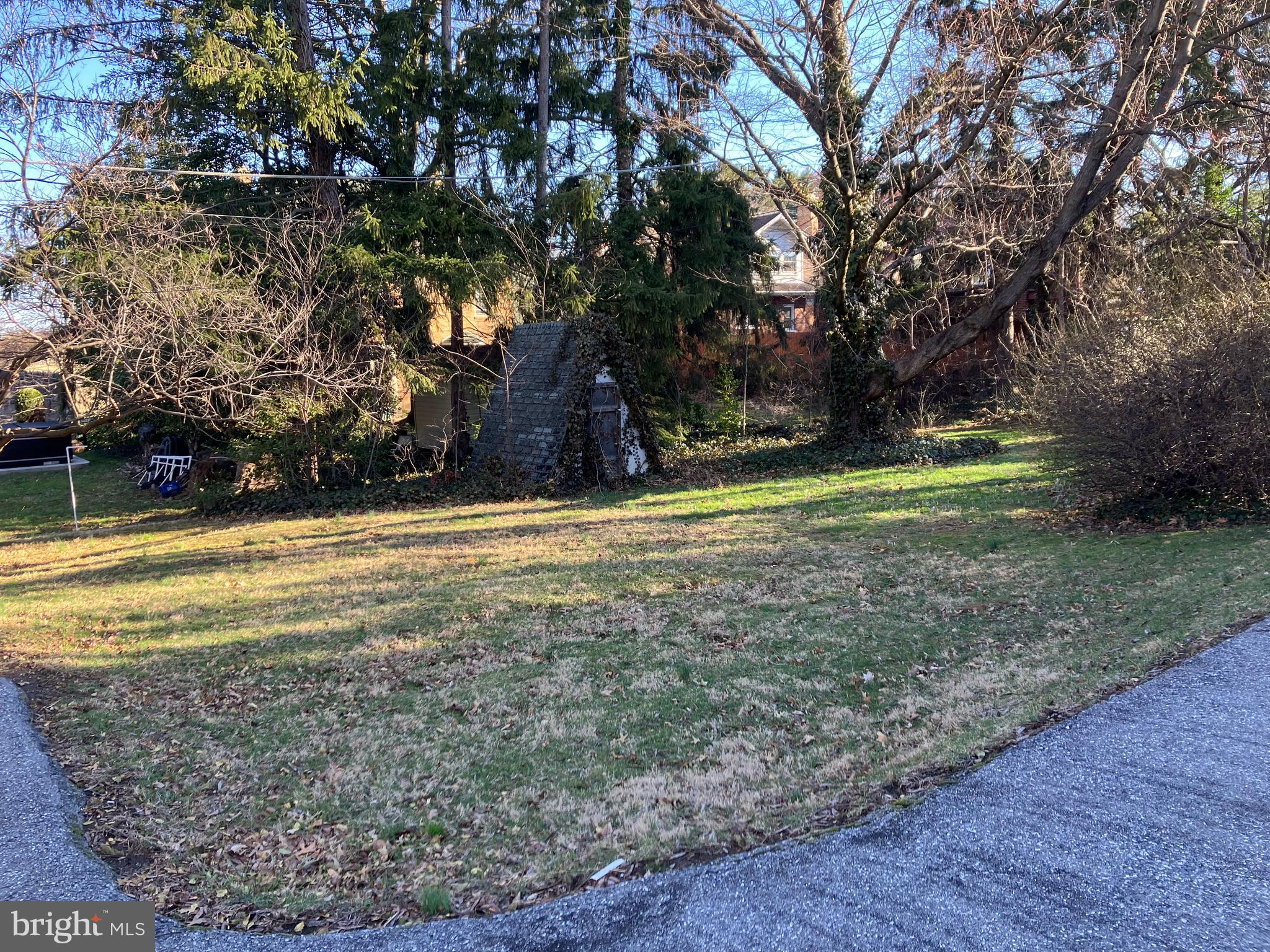 HOLLYWOOD HEIGHTS - Residential