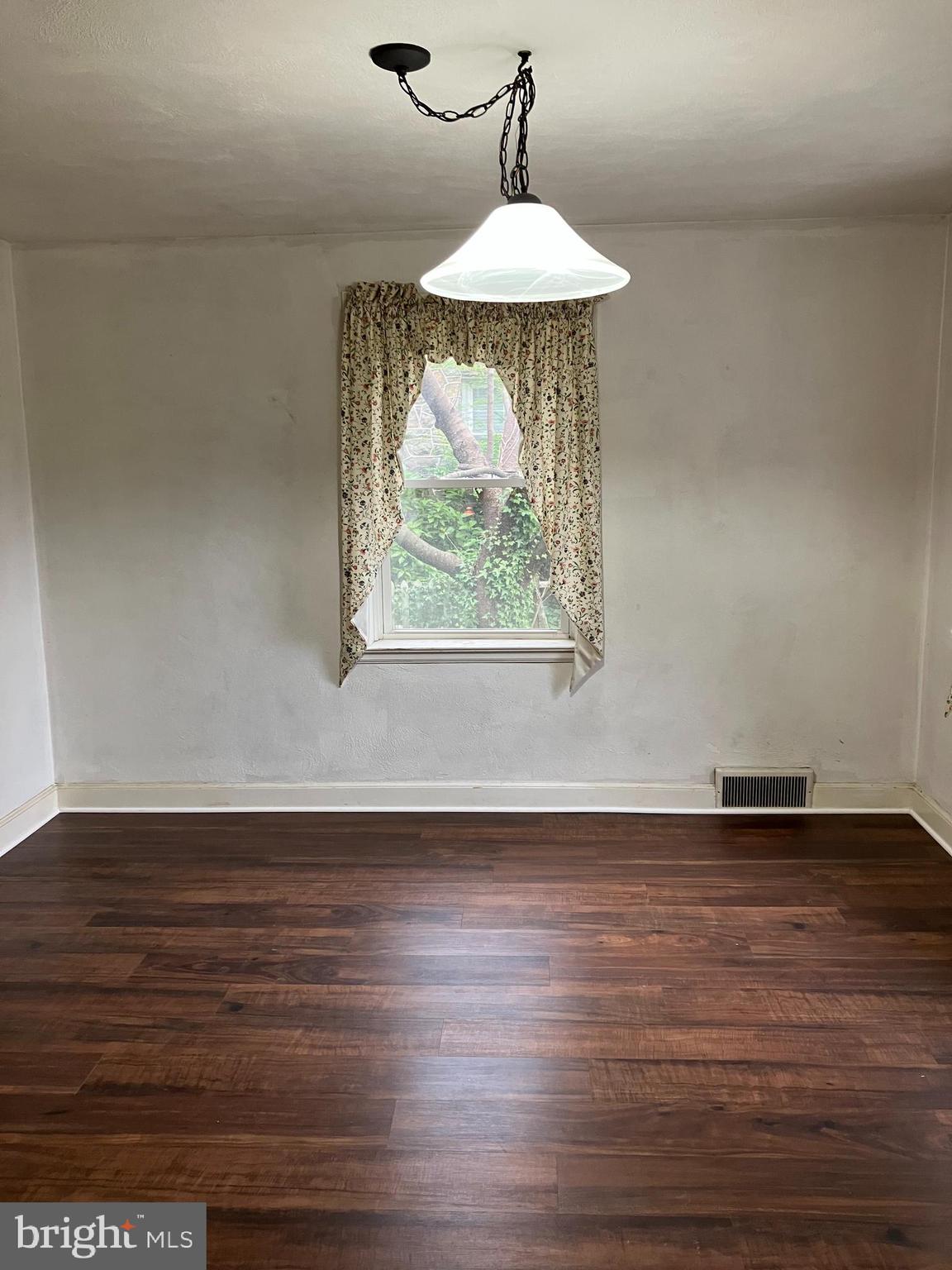 HOLLYWOOD HEIGHTS - Residential