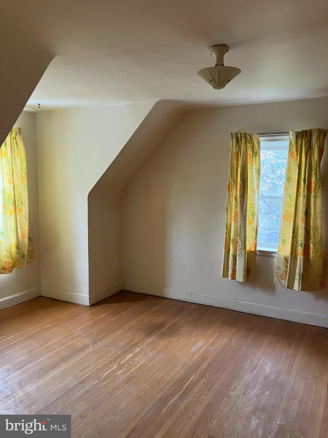 HOLLYWOOD HEIGHTS - Residential