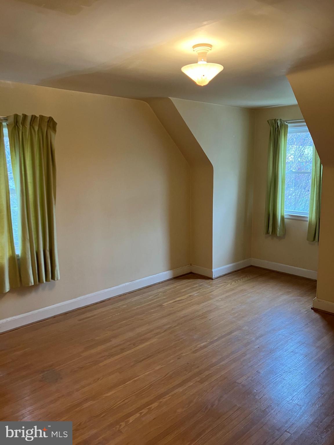 HOLLYWOOD HEIGHTS - Residential