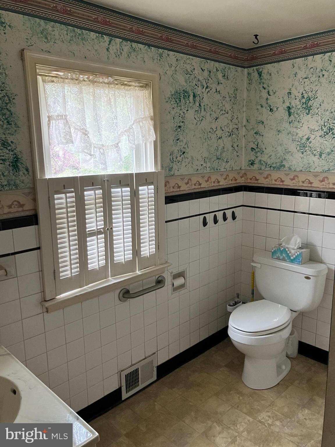 HOLLYWOOD HEIGHTS - Residential