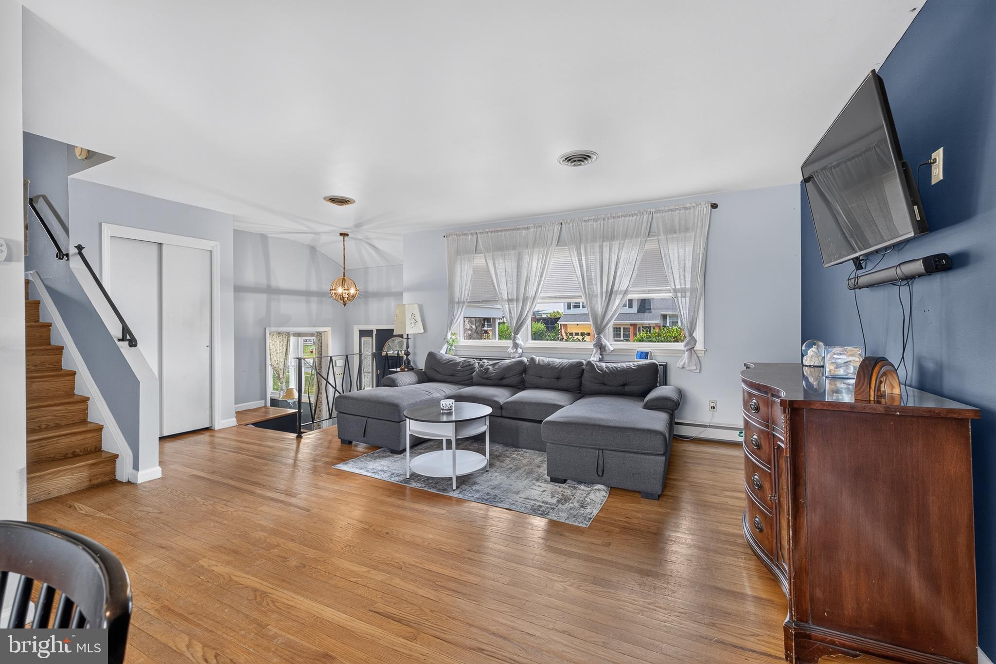 935 JANEKA LANE