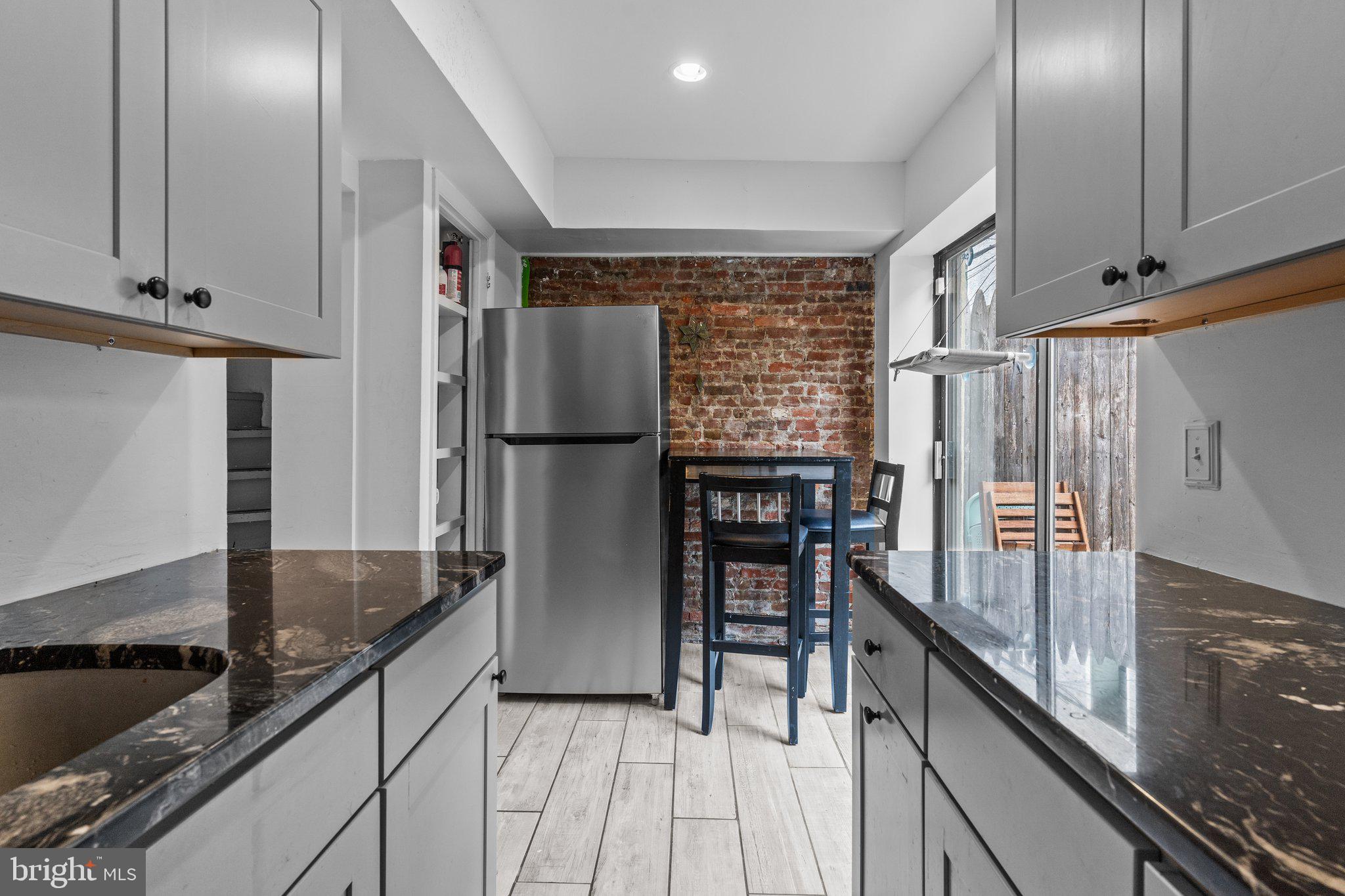 FAIRMOUNT - Residential