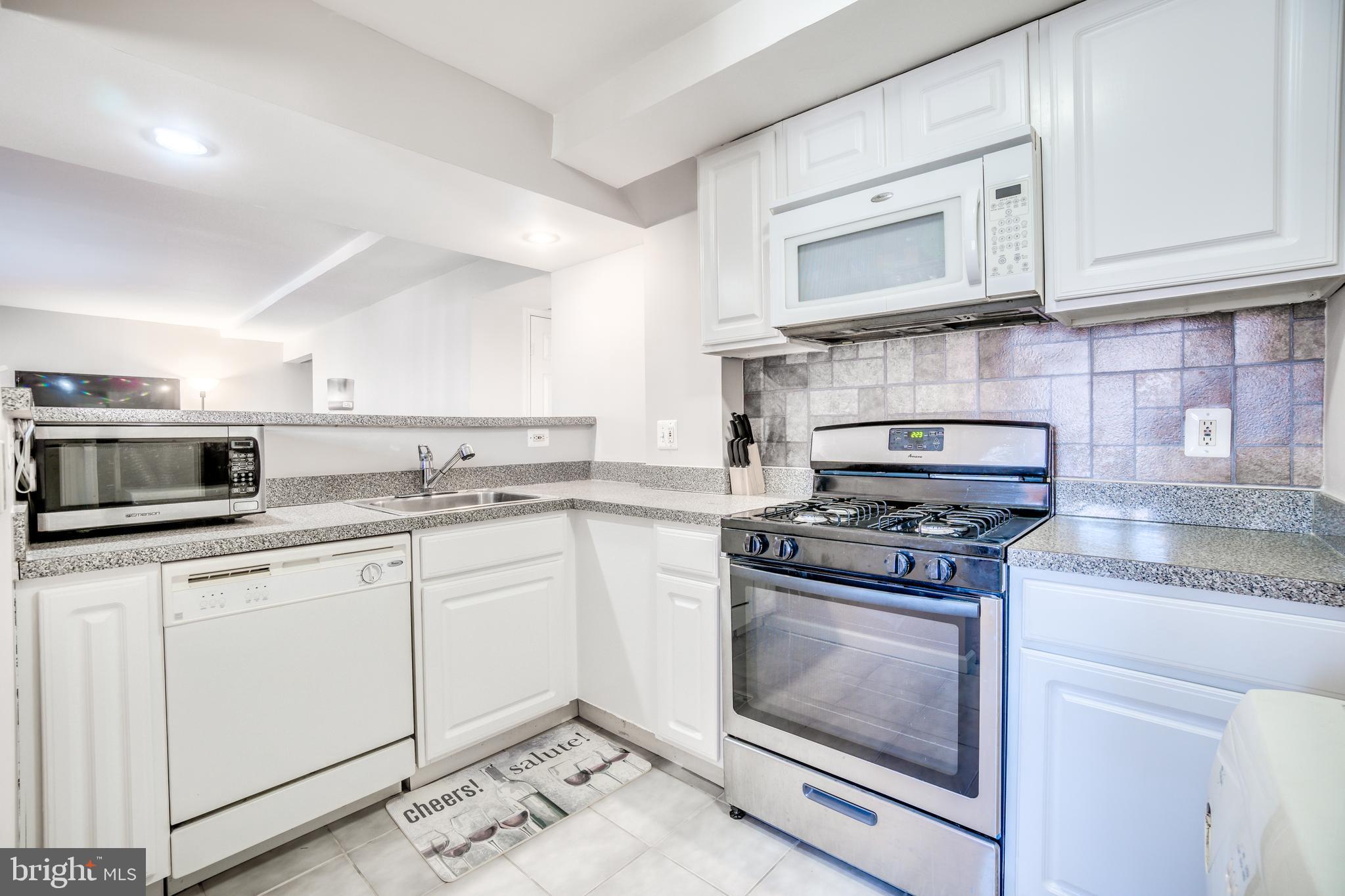 MARKHAM VIEW CONDOMINIUMS - Residential