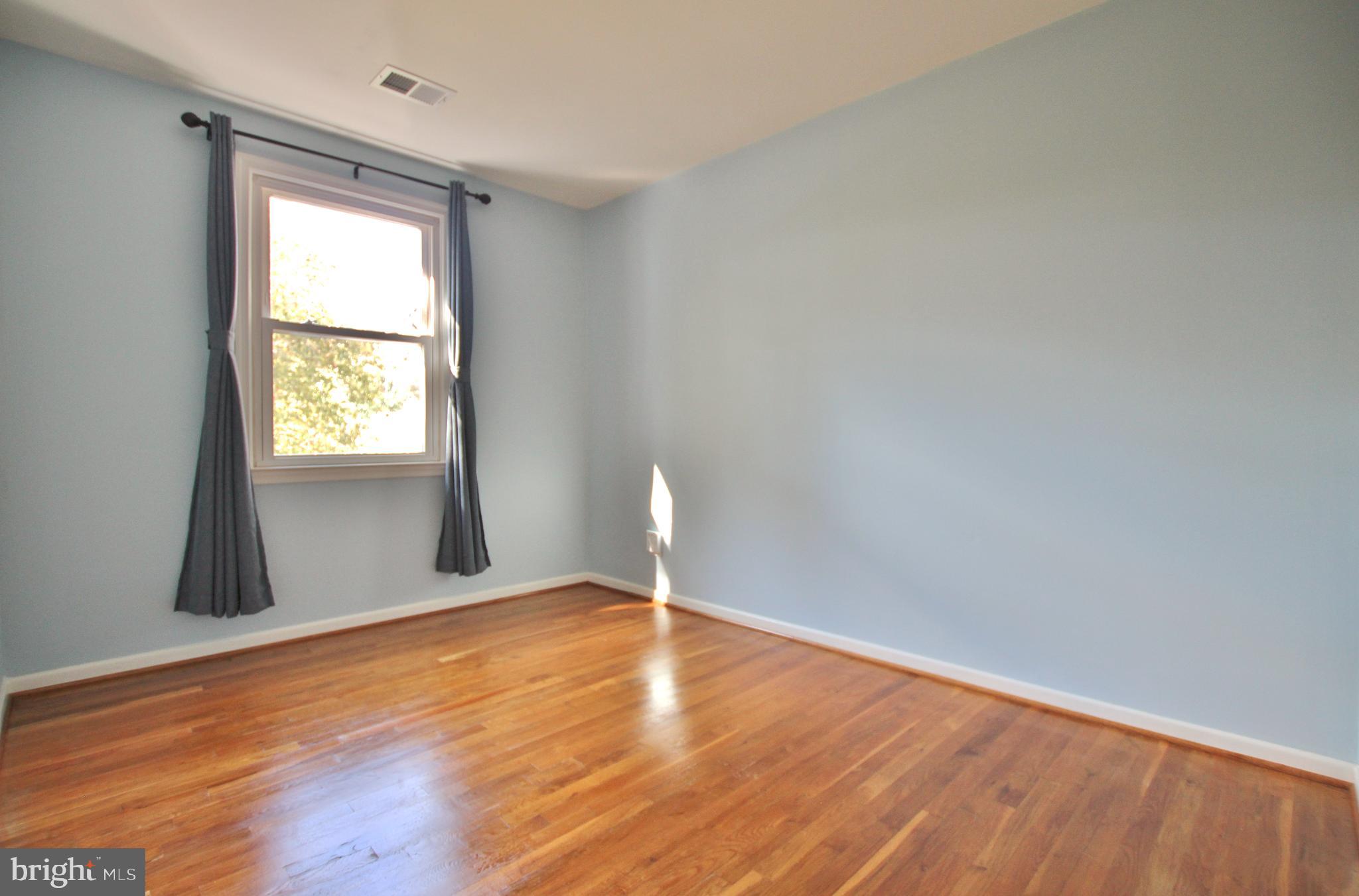 LAKE BRADDOCK - Residential Lease