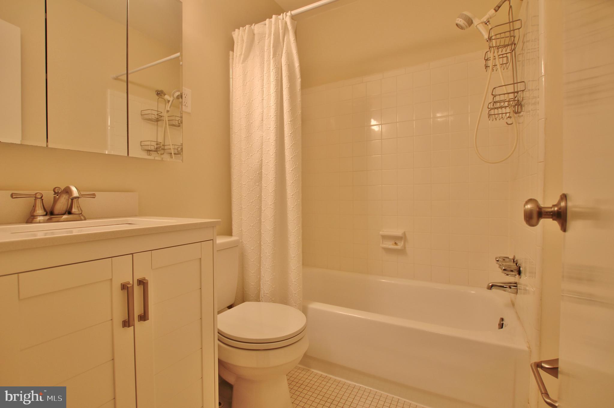 LAKE BRADDOCK - Residential Lease