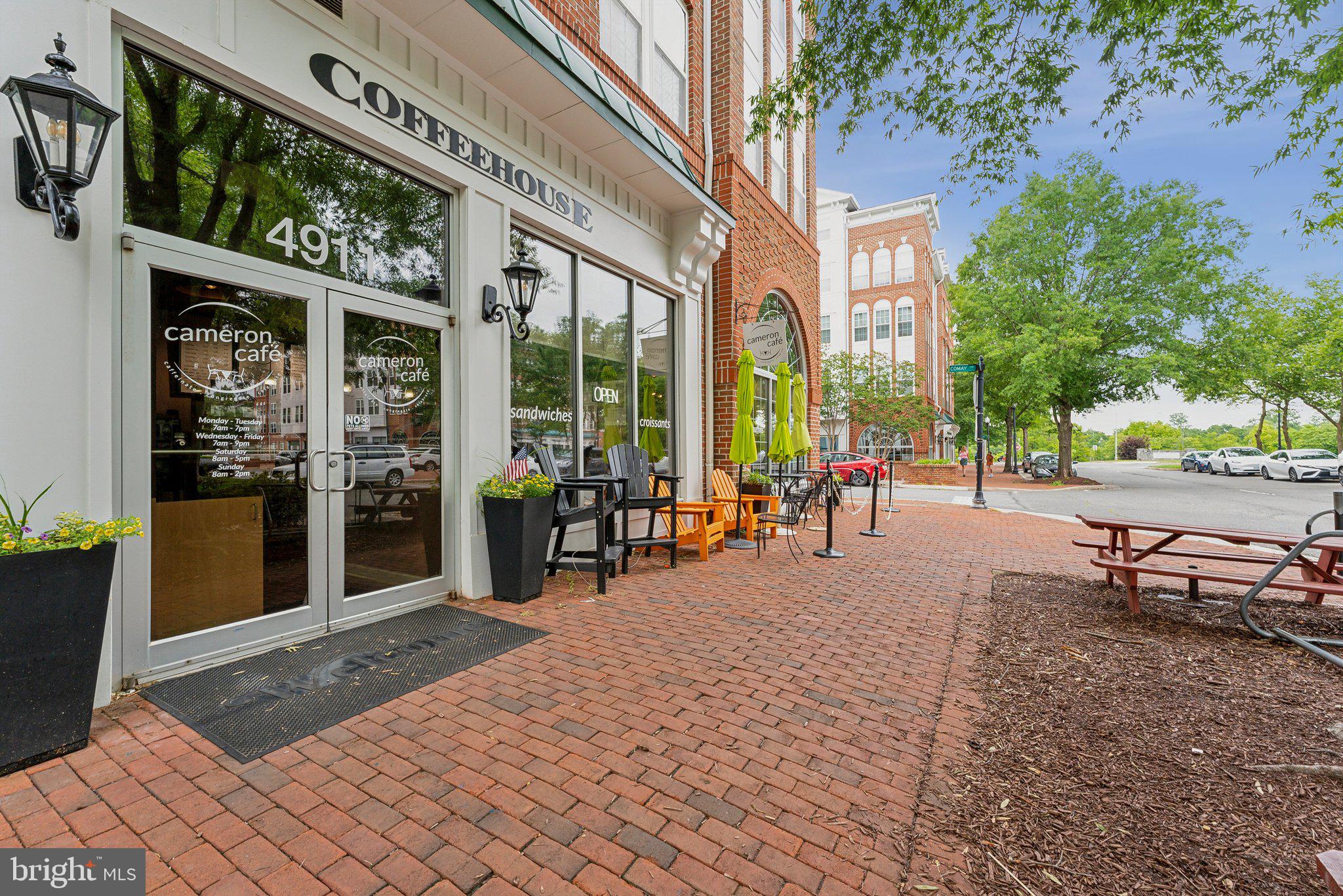 CAMERON STATION - Residential