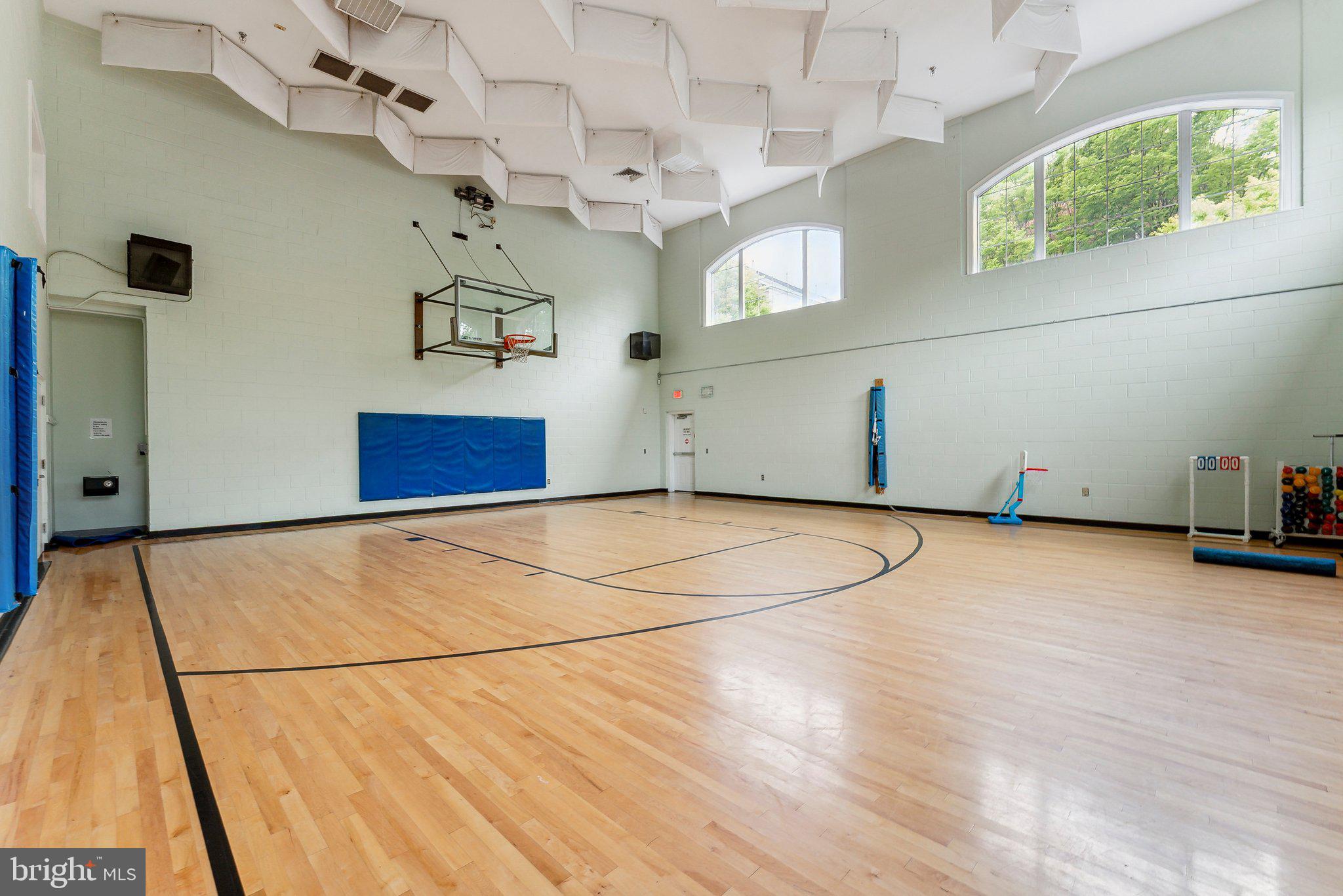 CAMERON STATION - Residential