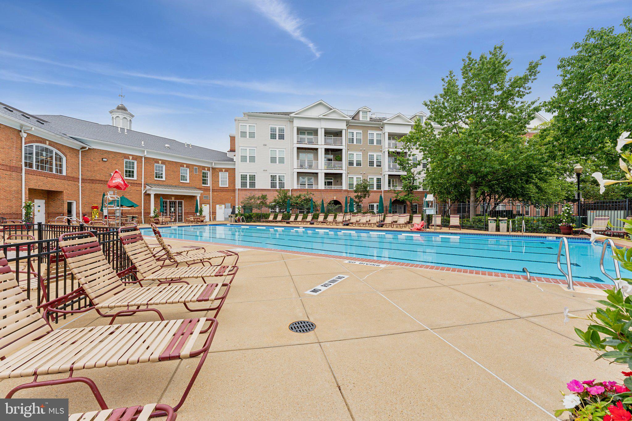 CAMERON STATION - Residential