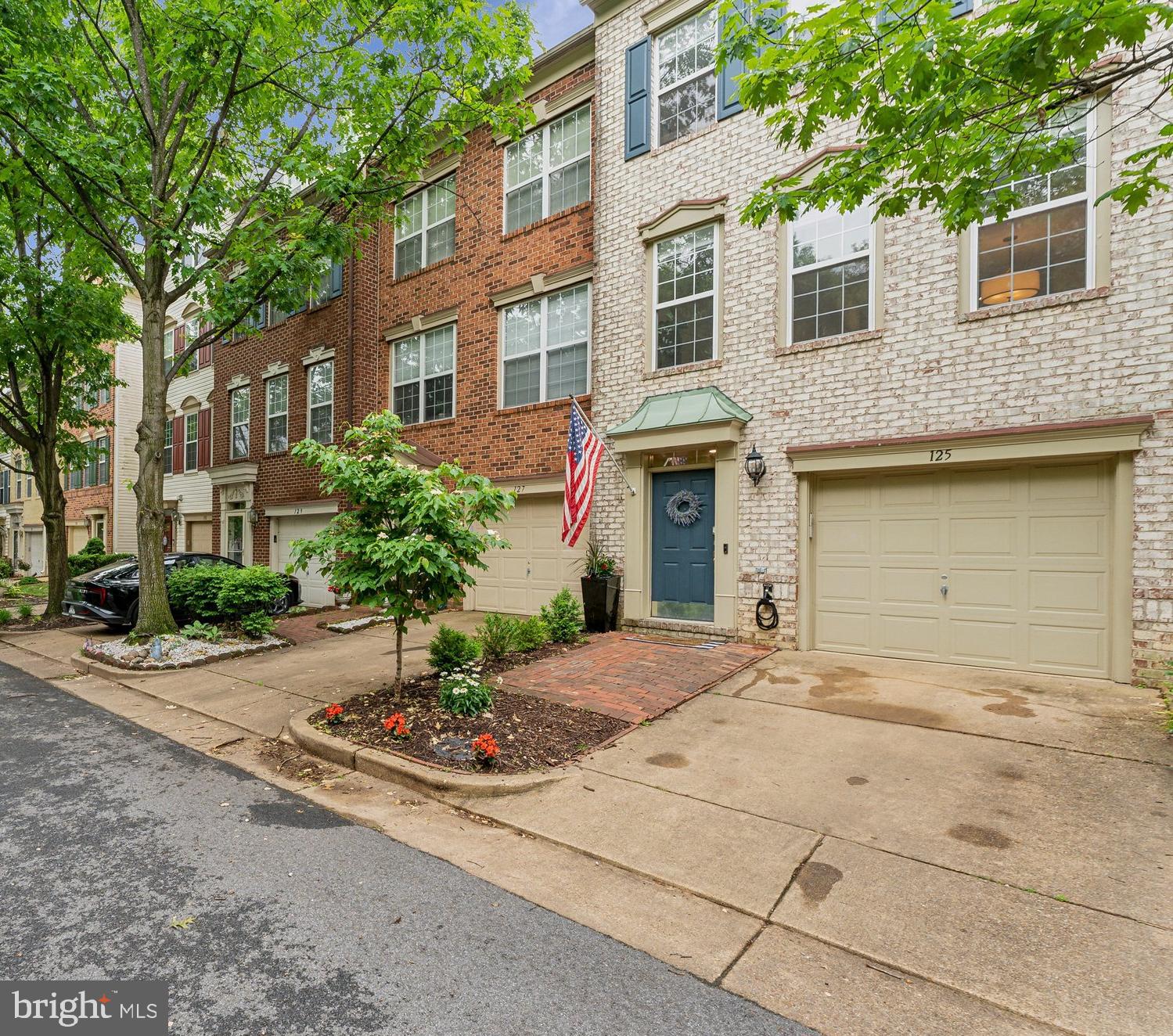 125 MARTIN LANE
