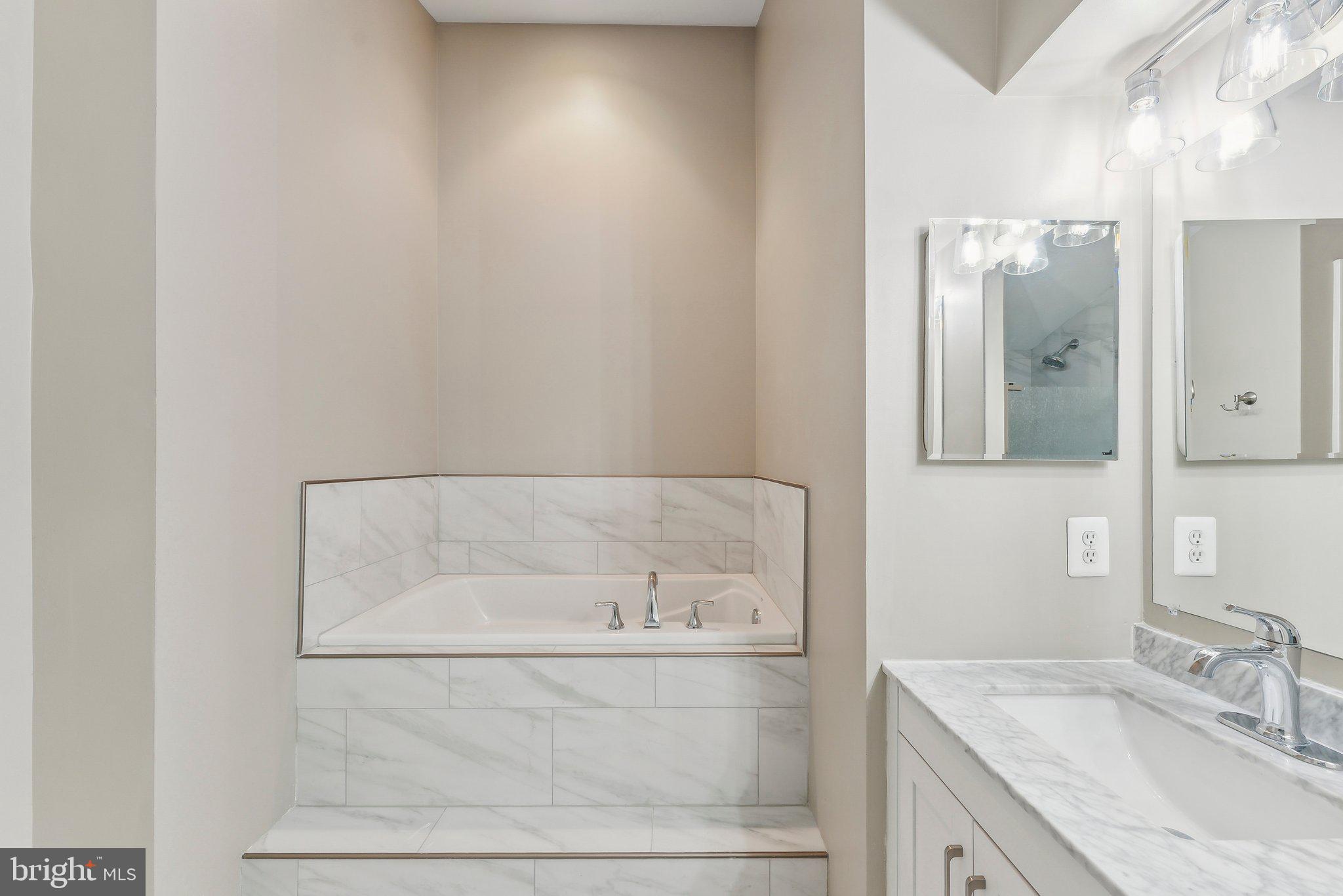 CAMERON STATION - Residential